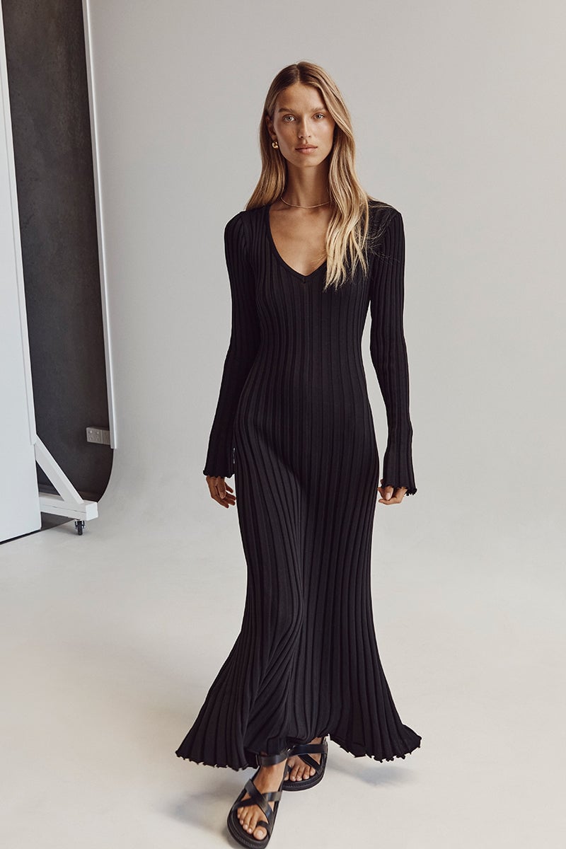Long Sleeved Knit Midi Dress 