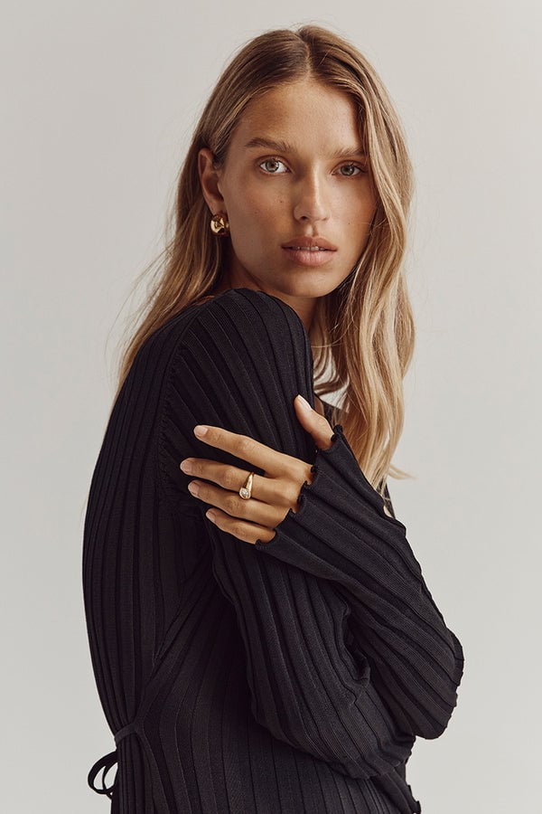 Long Sleeved Knit Midi Dress 