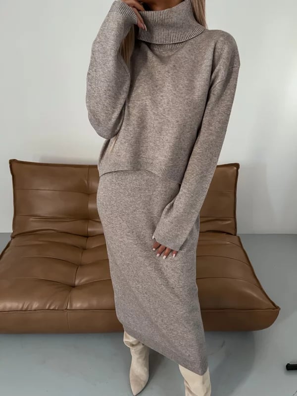 ??Midi Dress and Turtle Neck Sweater Set 