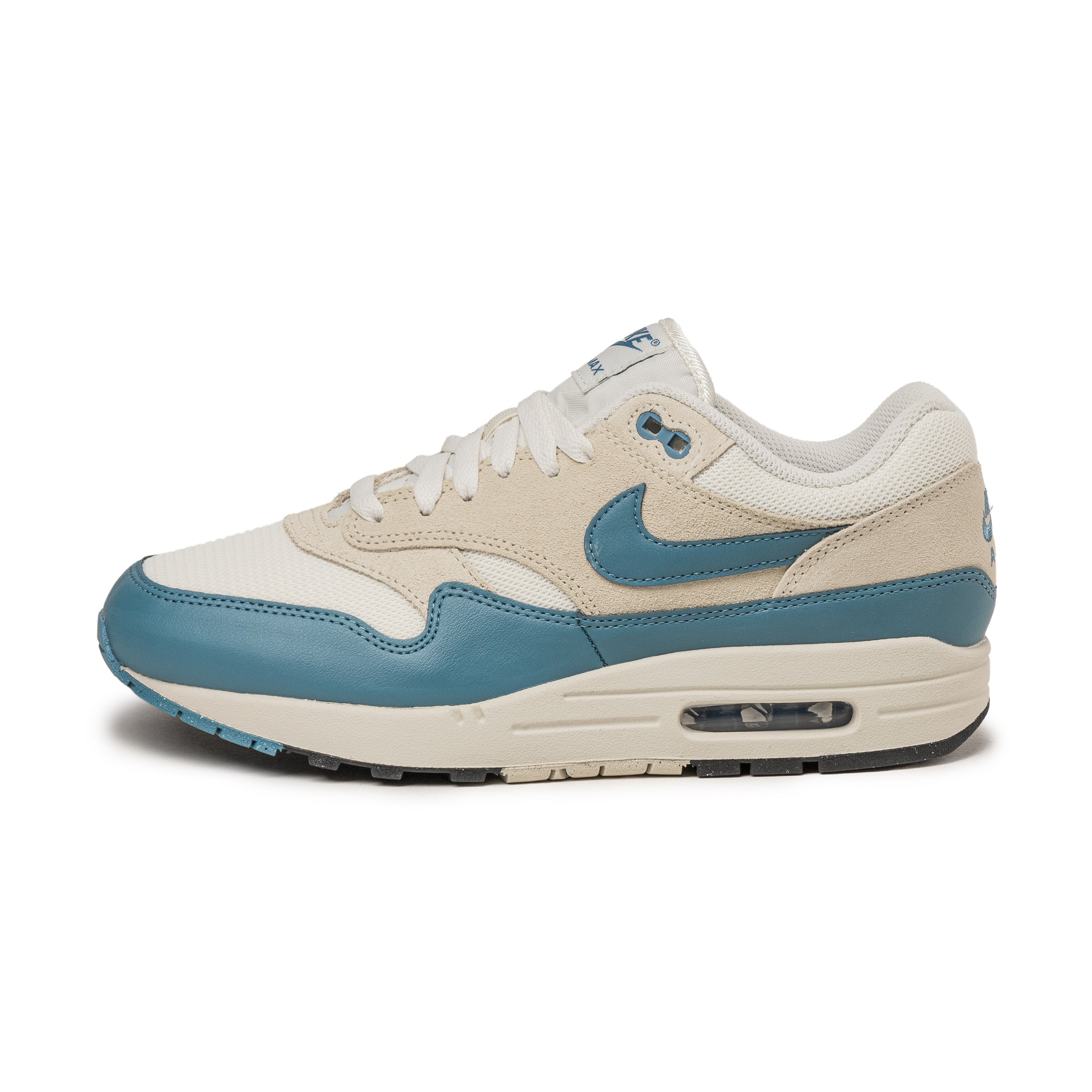 (Buy 1 pair and get 2 pairs free, get 3 pairs of shoes for the price of 1 pair)Nike Air Max 1 Essential