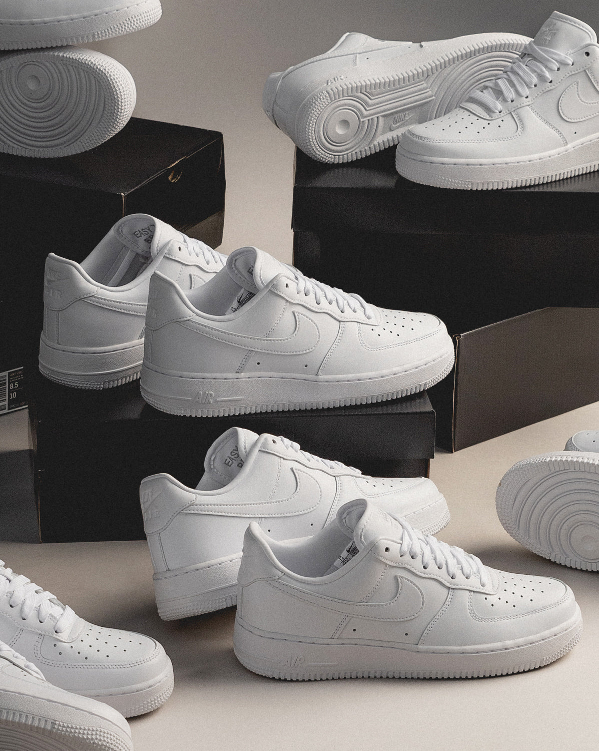 (Buy 1 pair and get 2 pairs free, get 3 pairs of shoes for the price of 1 pair)Nike Air Force 1 '07 *Fresh*