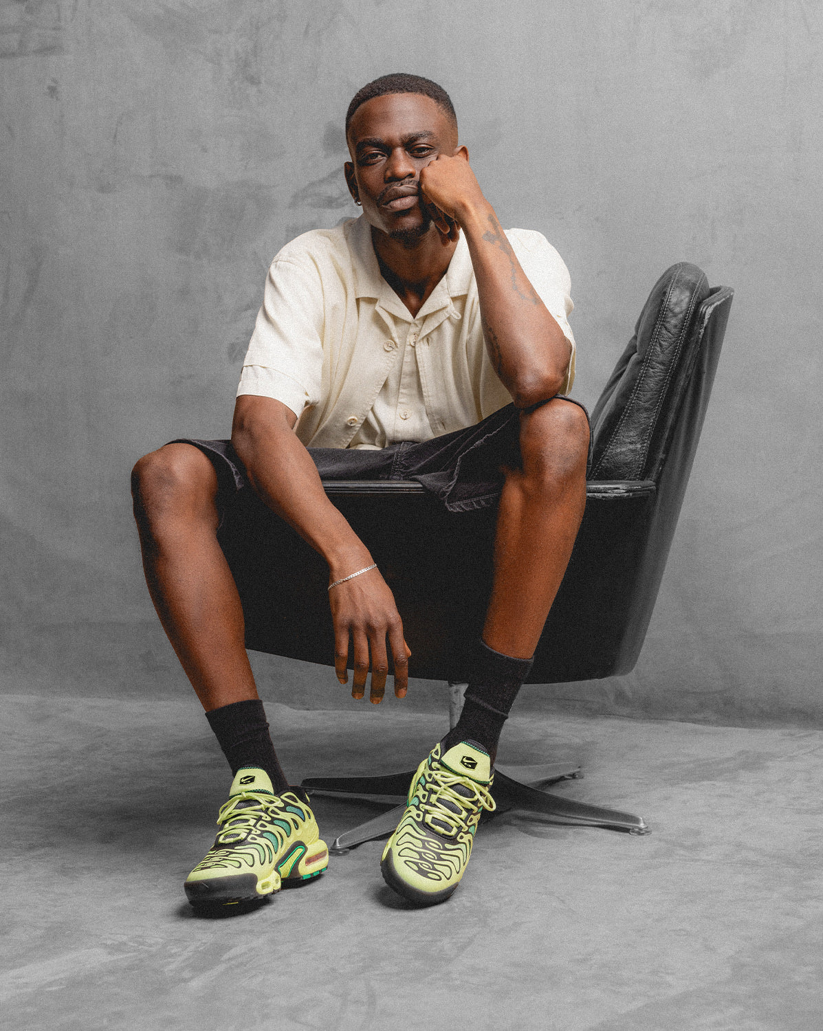 (Buy 1 pair and get 2 pairs free, get 3 pairs of shoes for the price of 1 pair)Nike Air Max Plus Drift