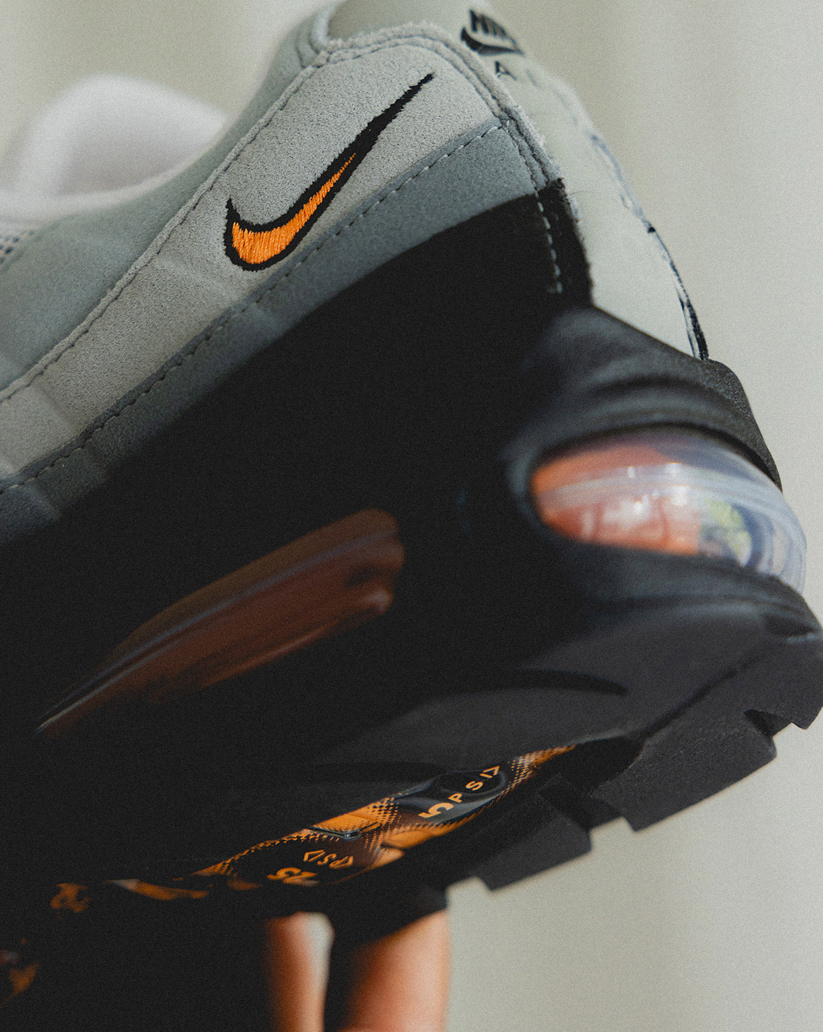 (Buy 1 pair and get 2 pairs free, get 3 pairs of shoes for the price of 1 pair)Nike Air Max 95 *Big Bubble*
