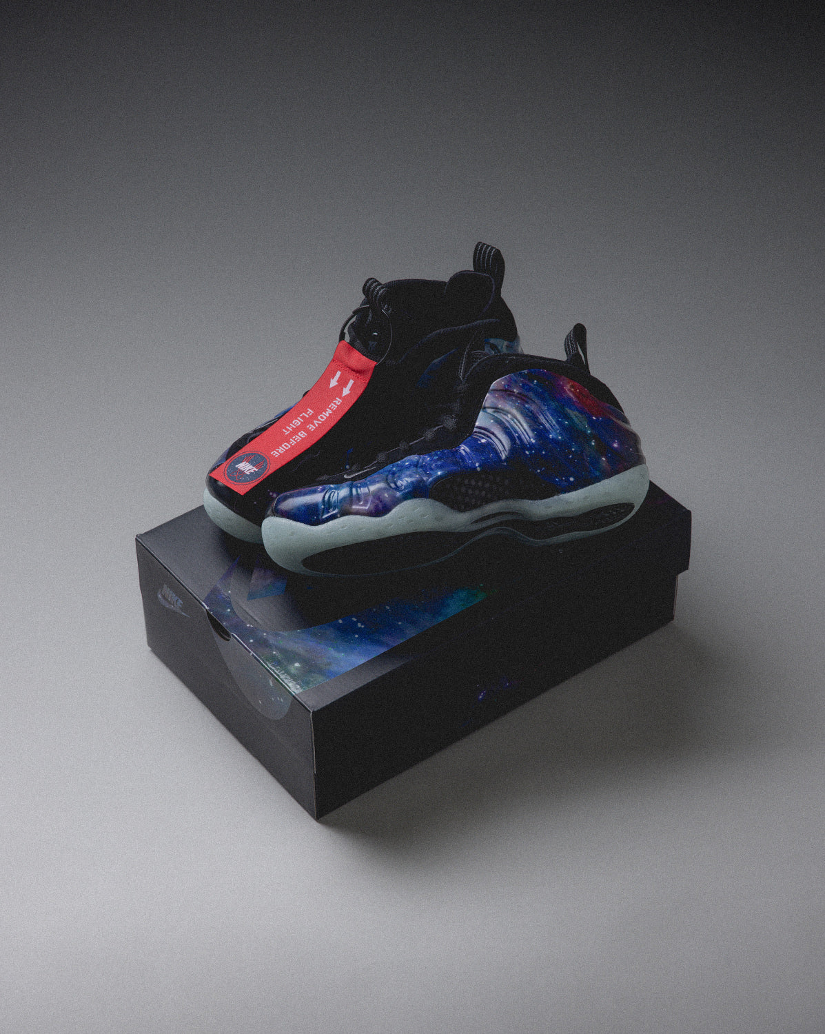 (Buy 1 pair and get 2 pairs free, get 3 pairs of shoes for the price of 1 pair)Nike Air Foamposite One QS *Galaxy*