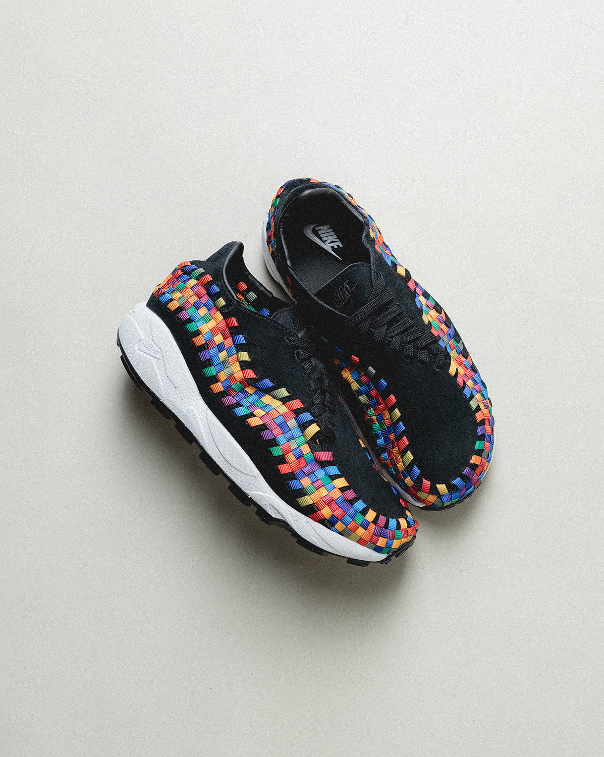 (Buy 1 pair and get 2 pairs free, get 3 pairs of shoes for the price of 1 pair)Nike Wmns Air Footscape Woven
