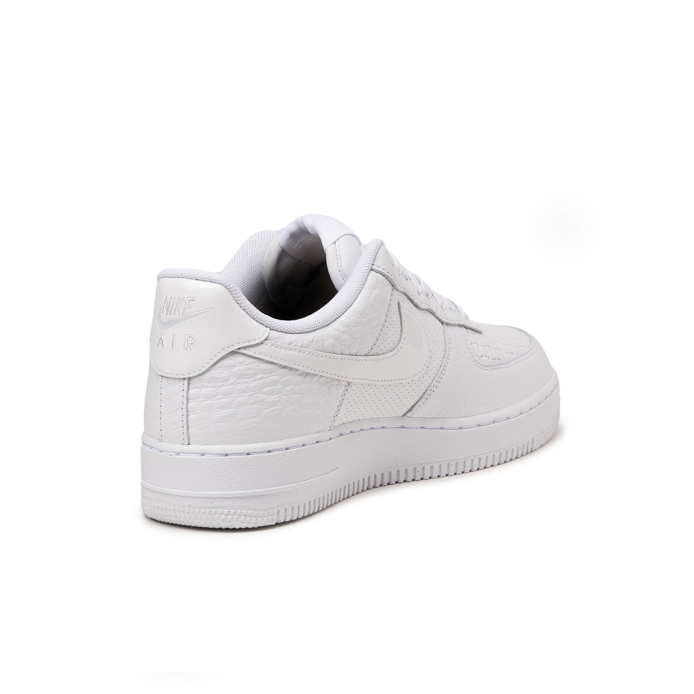 (Buy 1 pair and get 2 pairs free, get 3 pairs of shoes for the price of 1 pair)Nike Air Force 1 '07 LX