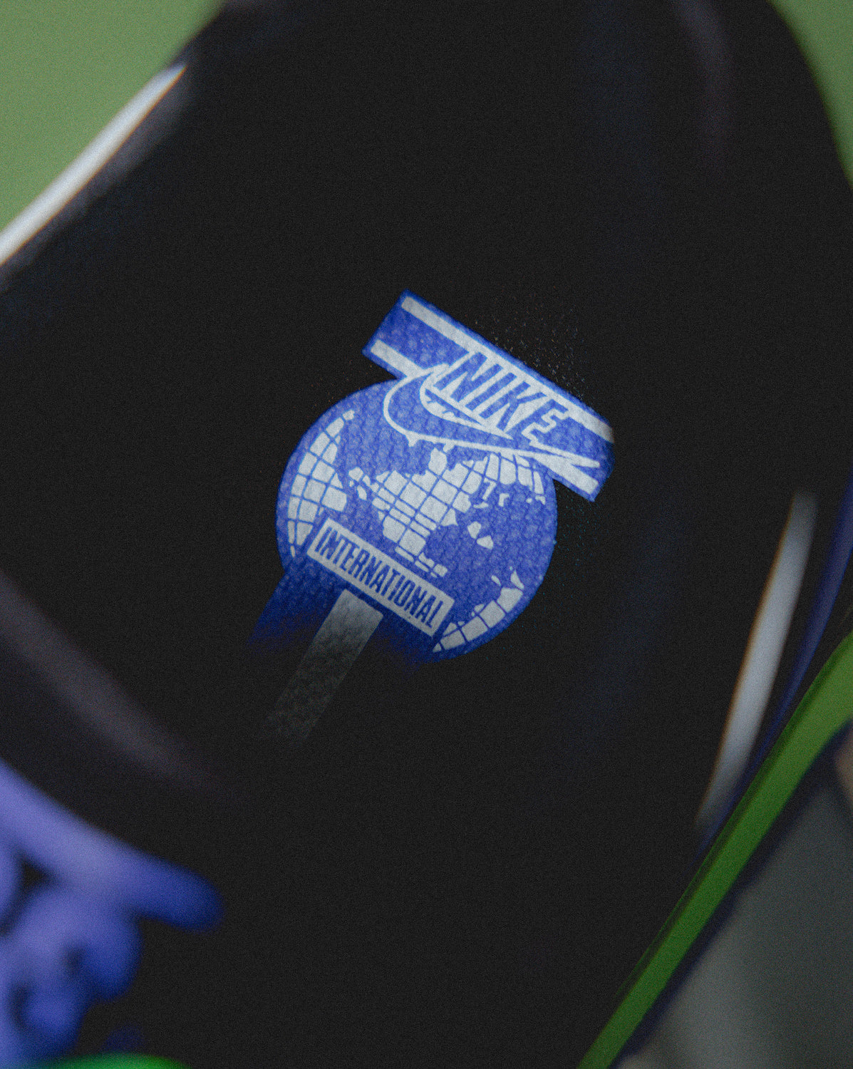 (Buy 1 pair and get 2 pairs free, get 3 pairs of shoes for the price of 1 pair)Nike Air 180 QS