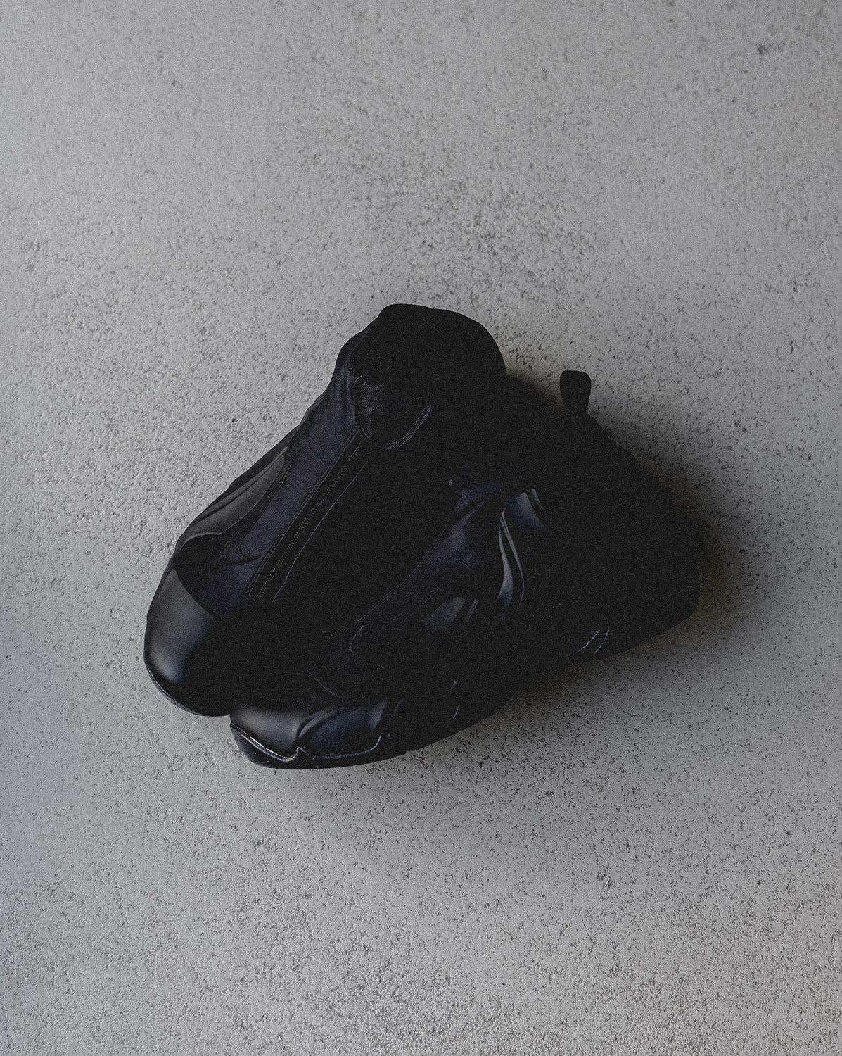 (Buy 1 pair and get 2 pairs free, get 3 pairs of shoes for the price of 1 pair)Nike Air Flightposite
