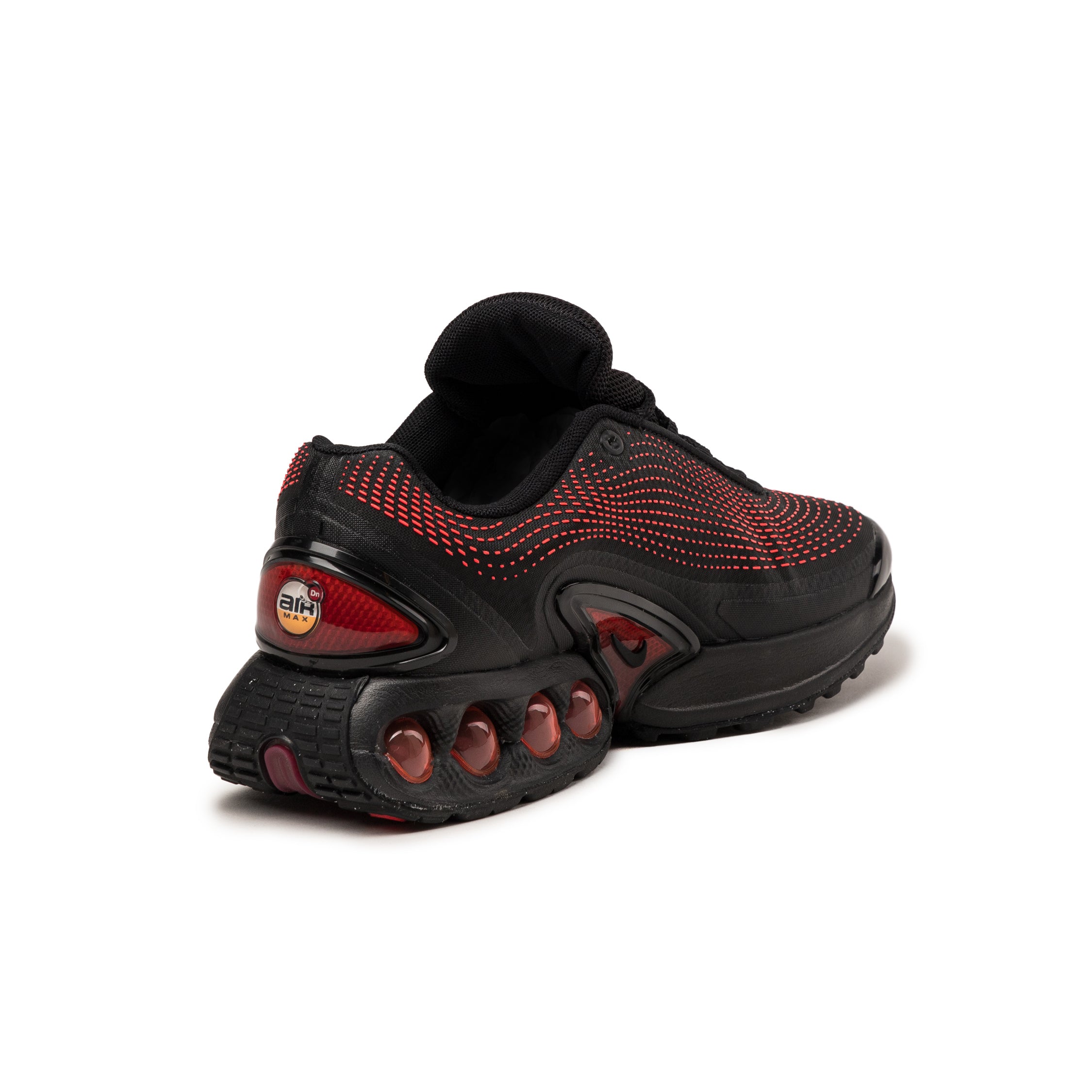 (Buy 1 pair and get 2 pairs free, get 3 pairs of shoes for the price of 1 pair)Nike Air Max DN