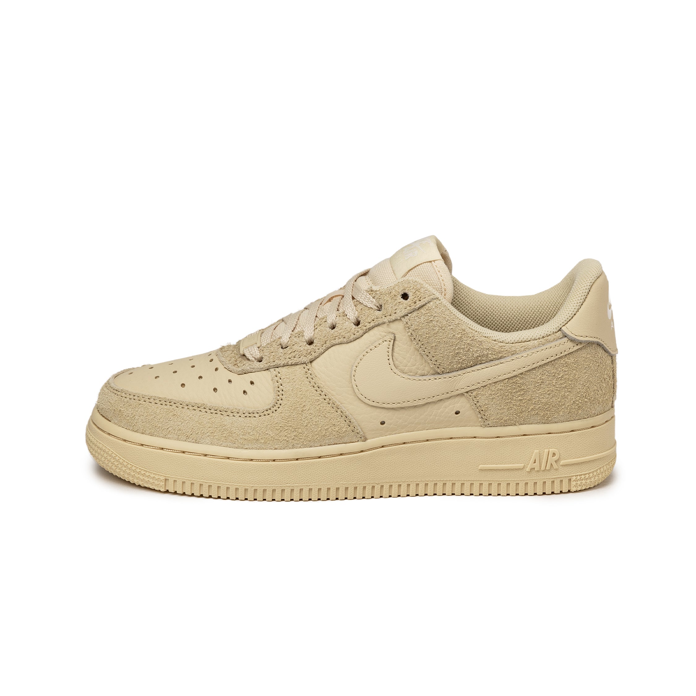 (Buy 1 pair and get 2 pairs free, get 3 pairs of shoes for the price of 1 pair)Nike Wmns Air Force 1 '07 LX