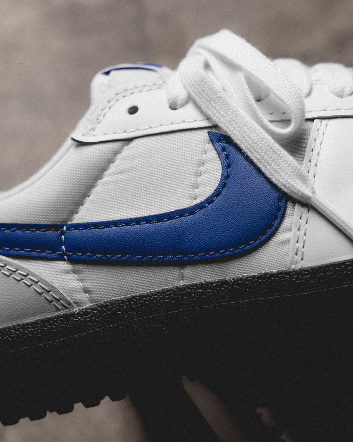 (Buy 1 pair and get 2 pairs free, get 3 pairs of shoes for the price of 1 pair)Nike Field General '82 SP