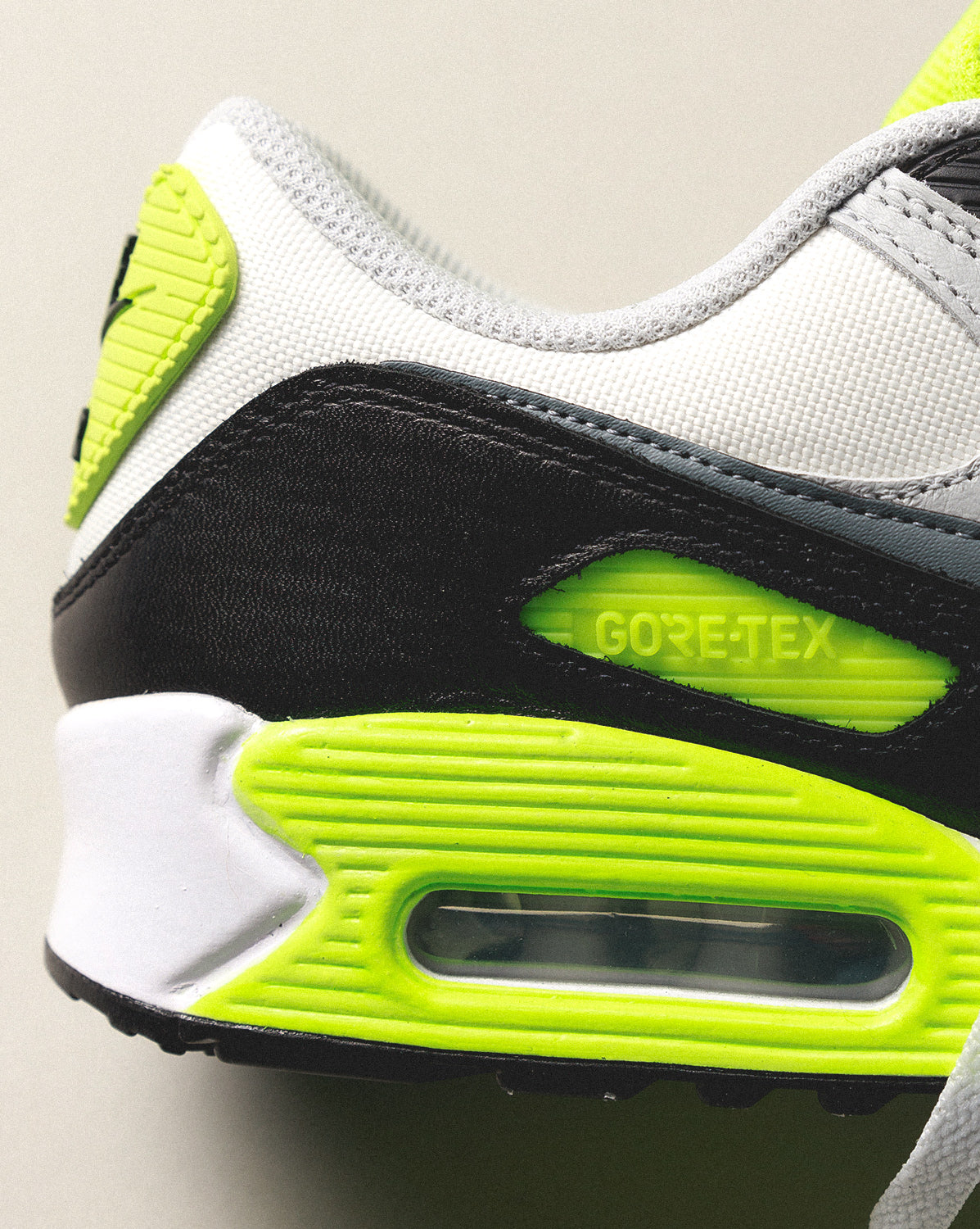 (Buy 1 pair and get 2 pairs free, get 3 pairs of shoes for the price of 1 pair)Nike Air Max 90 *GTX*