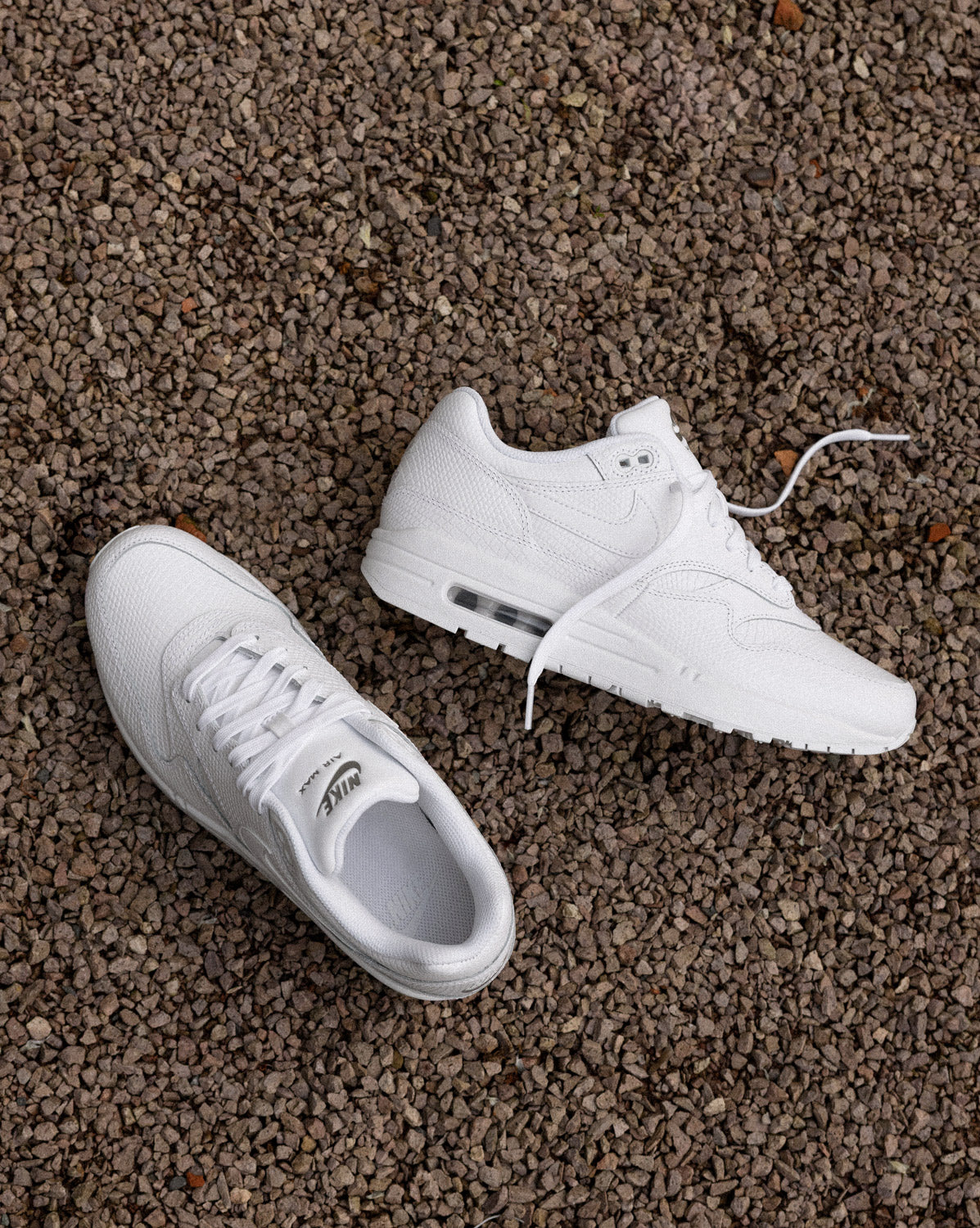 (Buy 1 pair and get 2 pairs free, get 3 pairs of shoes for the price of 1 pair)Nike Air Max 1 PRM *Snakeskin*