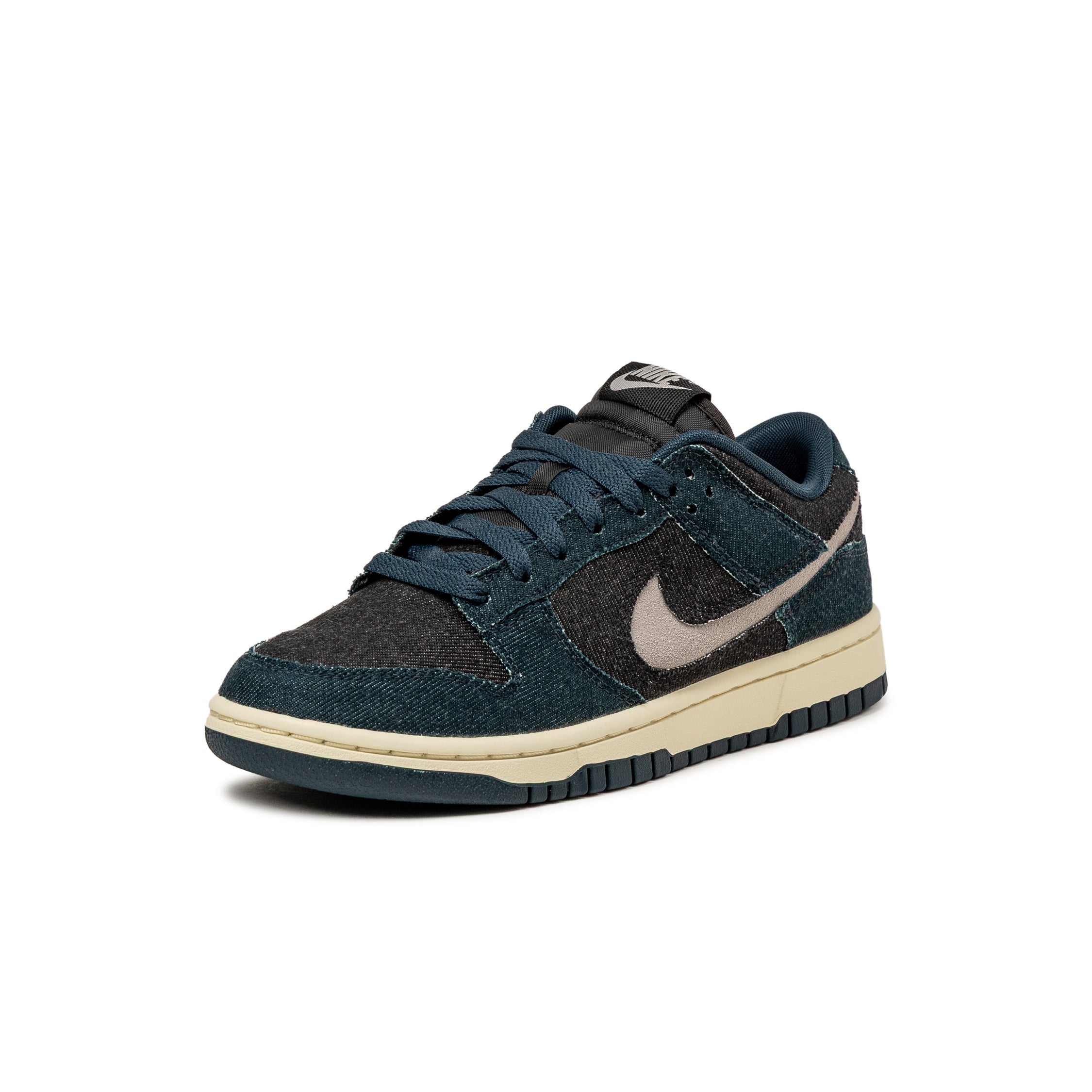 (Buy 1 pair and get 2 pairs free, get 3 pairs of shoes for the price of 1 pair)Nike Wmns Dunk Low *Denim*