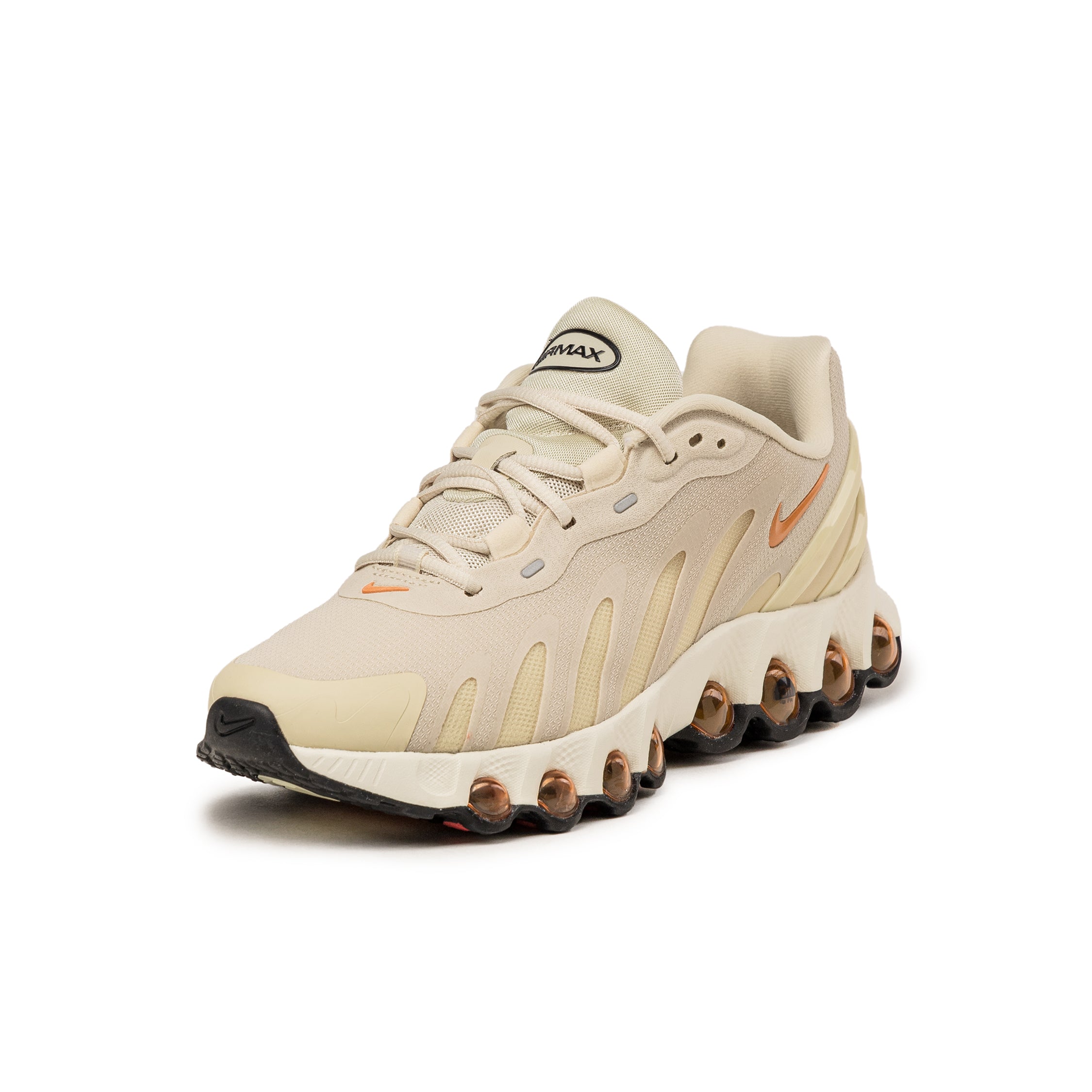 (Buy 1 pair and get 2 pairs free, get 3 pairs of shoes for the price of 1 pair)Nike Air Max DN8