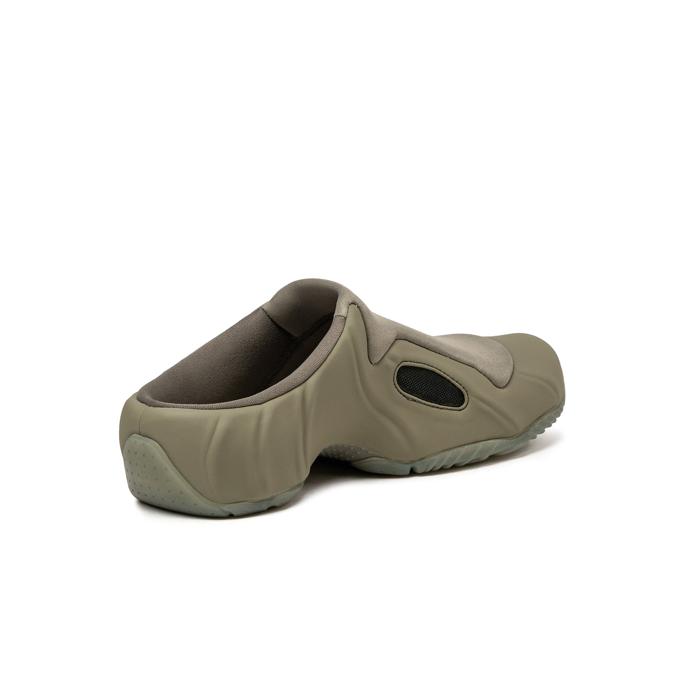 (Buy 1 pair and get 2 pairs free, get 3 pairs of shoes for the price of 1 pair)Nike Clogposite