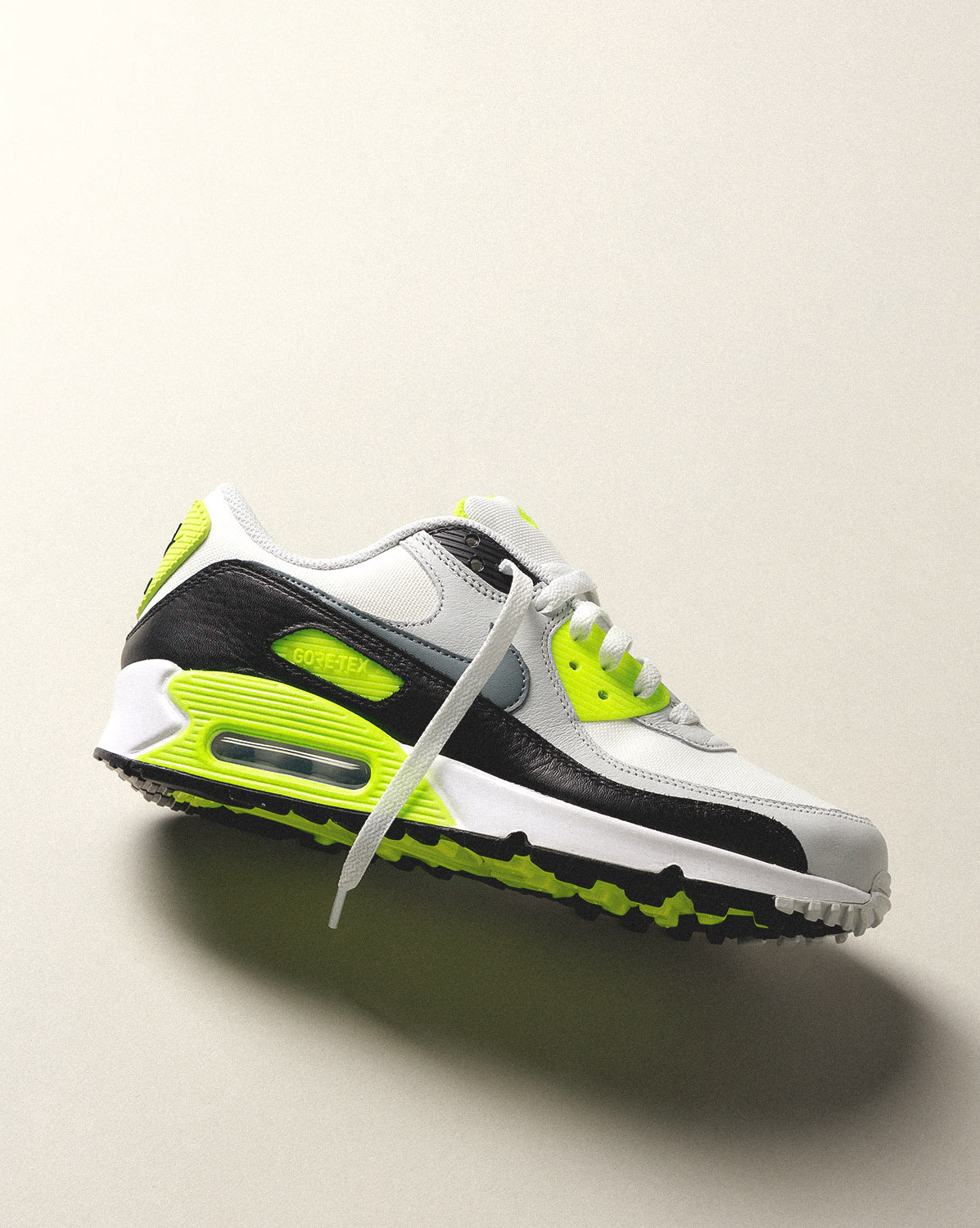 (Buy 1 pair and get 2 pairs free, get 3 pairs of shoes for the price of 1 pair)Nike Air Max 90 *GTX*