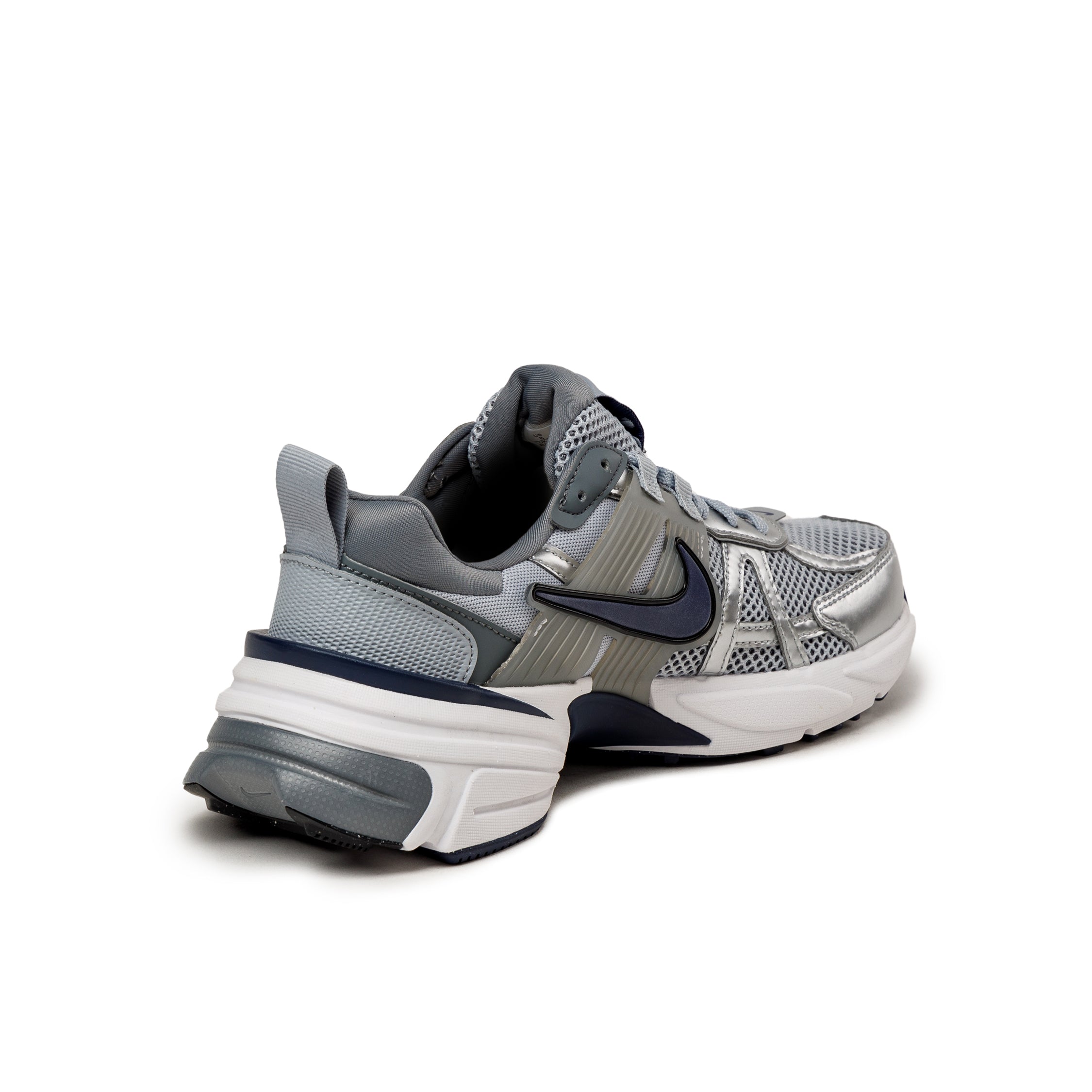 (Buy 1 pair and get 2 pairs free, get 3 pairs of shoes for the price of 1 pair)Nike V2K Run