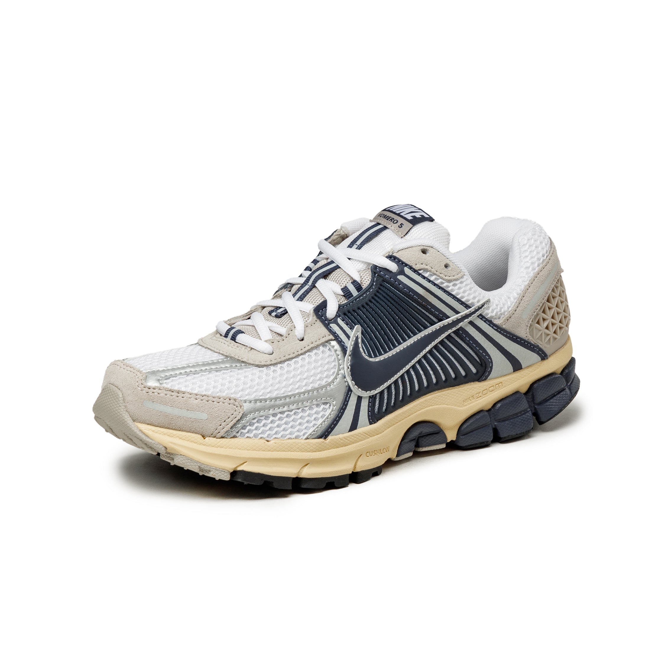 (Buy 1 pair and get 2 pairs free, get 3 pairs of shoes for the price of 1 pair)Nike Zoom Vomero 5 *Since 72*