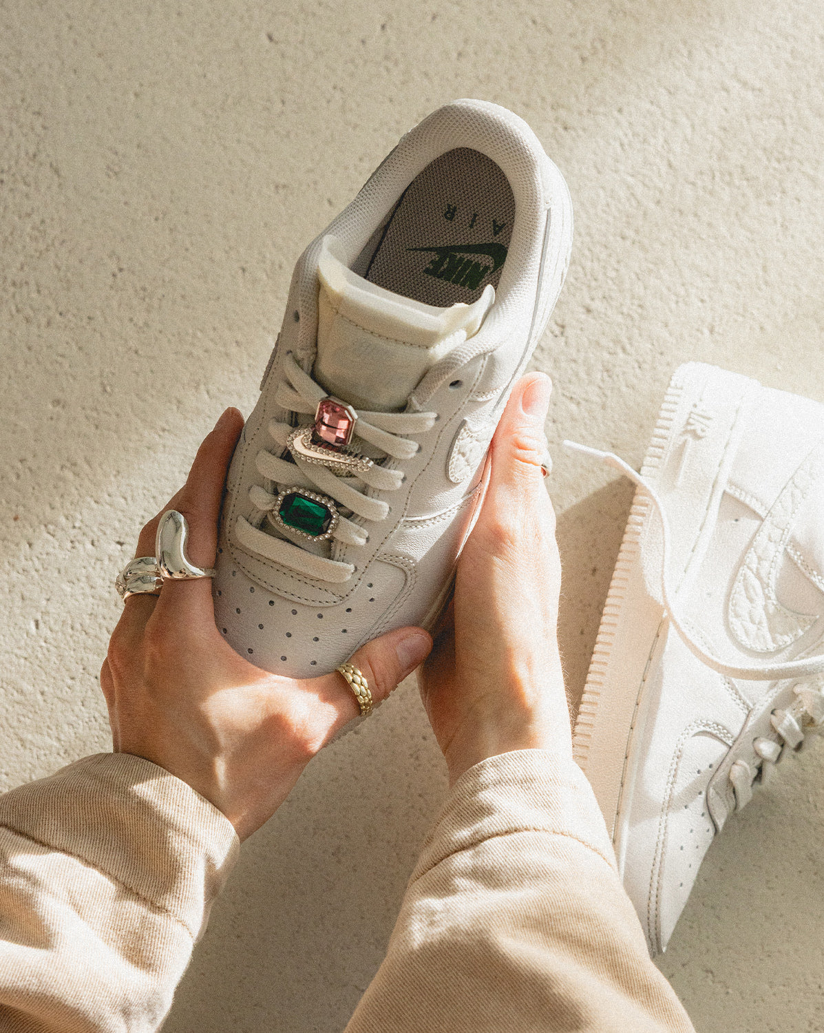 (Buy 1 pair and get 2 pairs free, get 3 pairs of shoes for the price of 1 pair)Nike Wmns Air Force 1 Low Premium