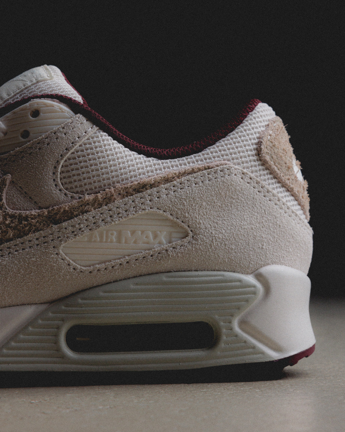 (Buy 1 pair and get 2 pairs free, get 3 pairs of shoes for the price of 1 pair)Nike Air Max 90 PRM