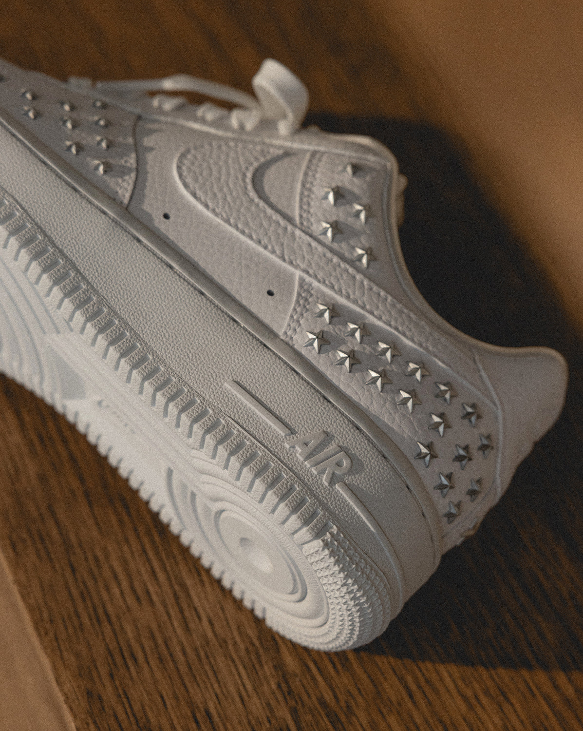(Buy 1 pair and get 2 pairs free, get 3 pairs of shoes for the price of 1 pair)Nike Wmns Air Force 1 '07 XX