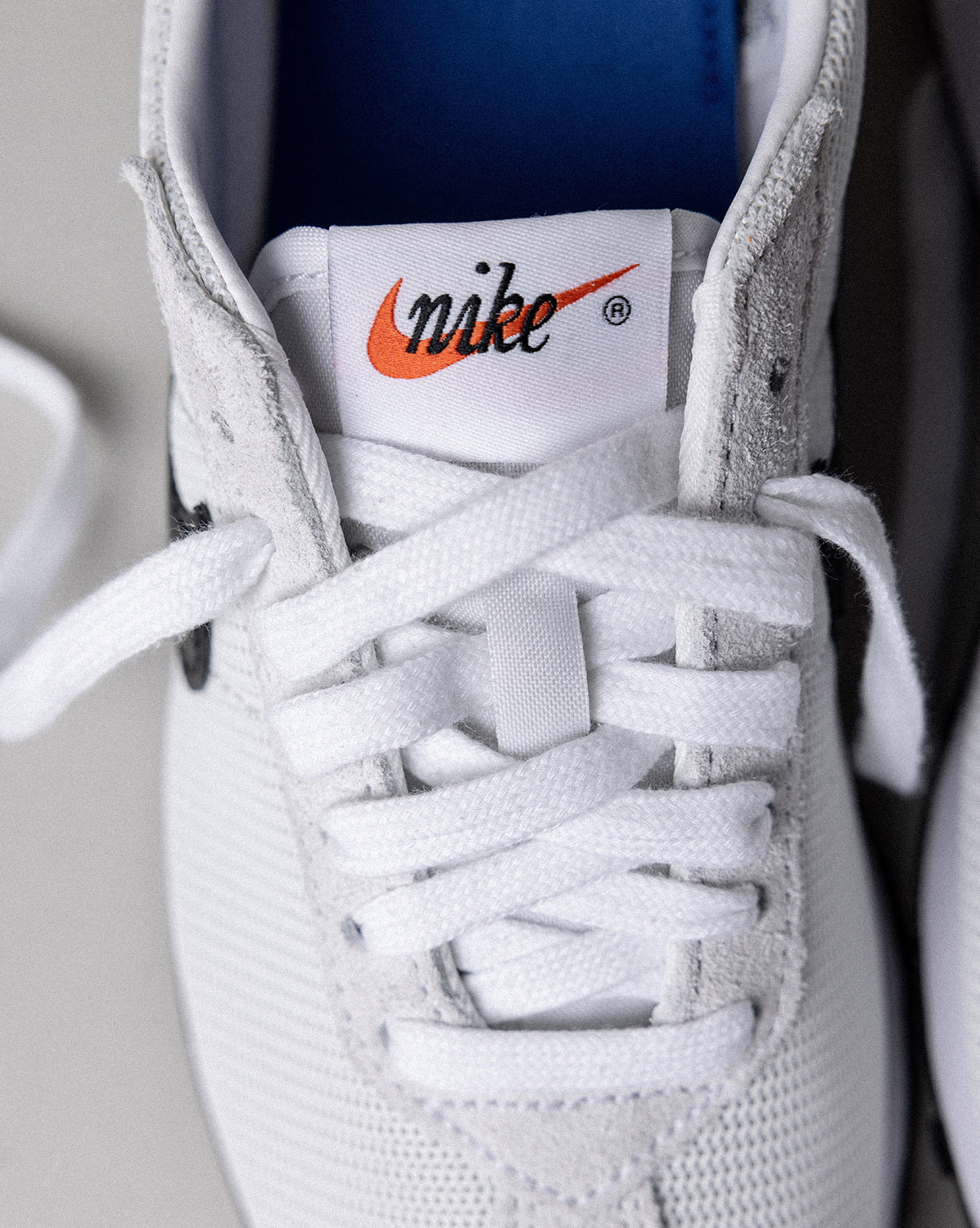 (Buy 1 pair and get 2 pairs free, get 3 pairs of shoes for the price of 1 pair)Nike Wmns LD-1000