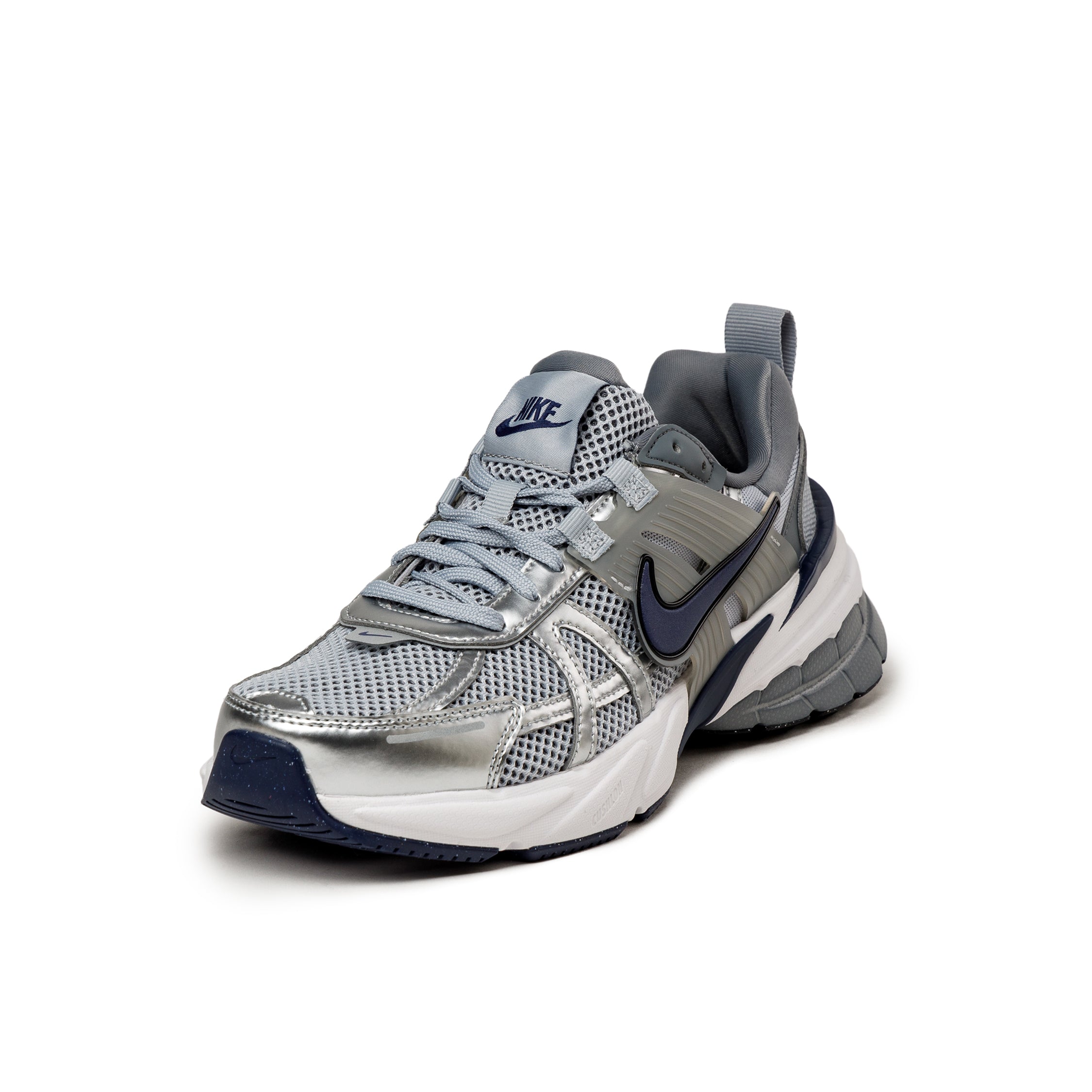 (Buy 1 pair and get 2 pairs free, get 3 pairs of shoes for the price of 1 pair)Nike V2K Run