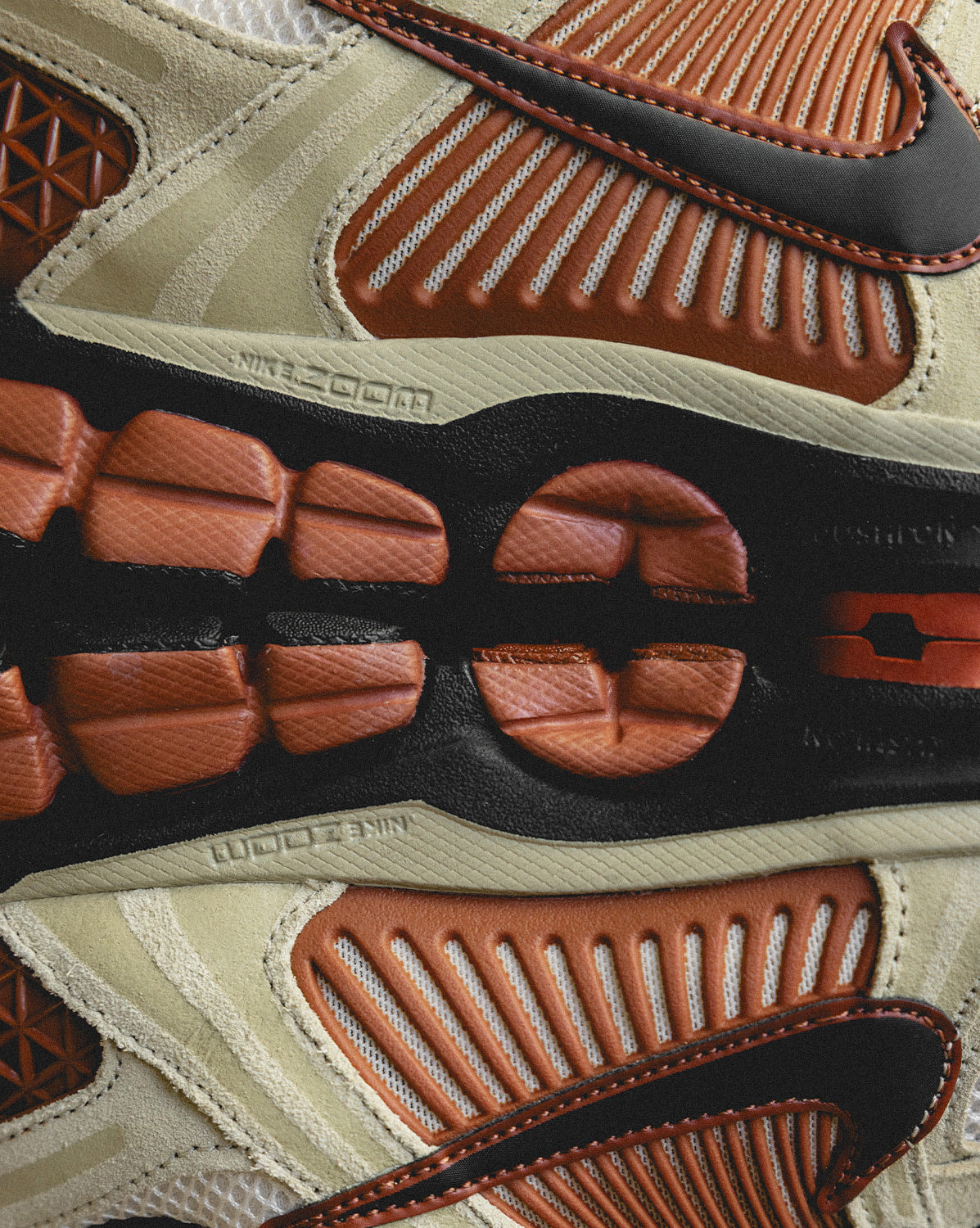 (Buy 1 pair and get 2 pairs free, get 3 pairs of shoes for the price of 1 pair)Nike Zoom Vomero 5