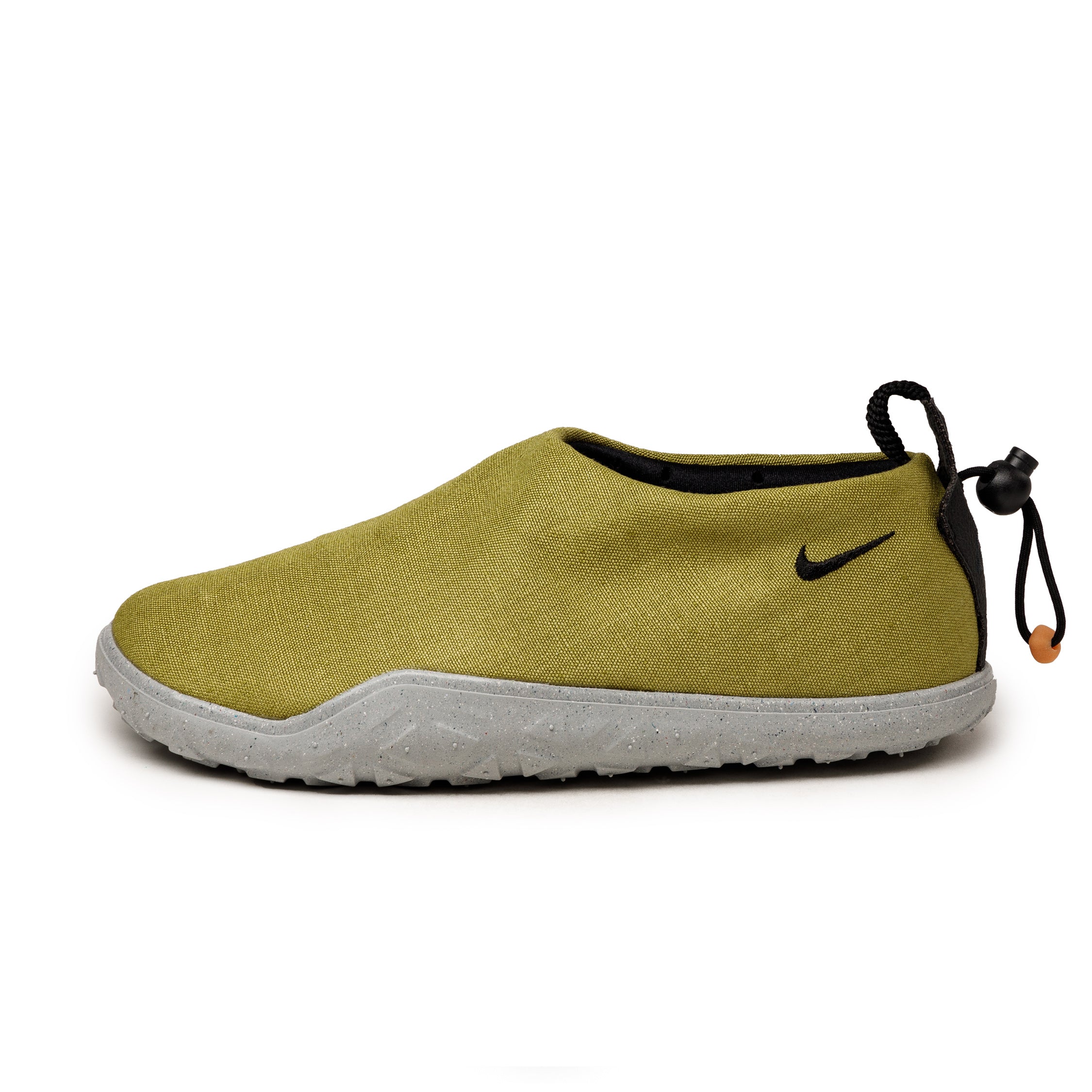 (Buy 1 pair and get 2 pairs free, get 3 pairs of shoes for the price of 1 pair)Nike ACG Moc