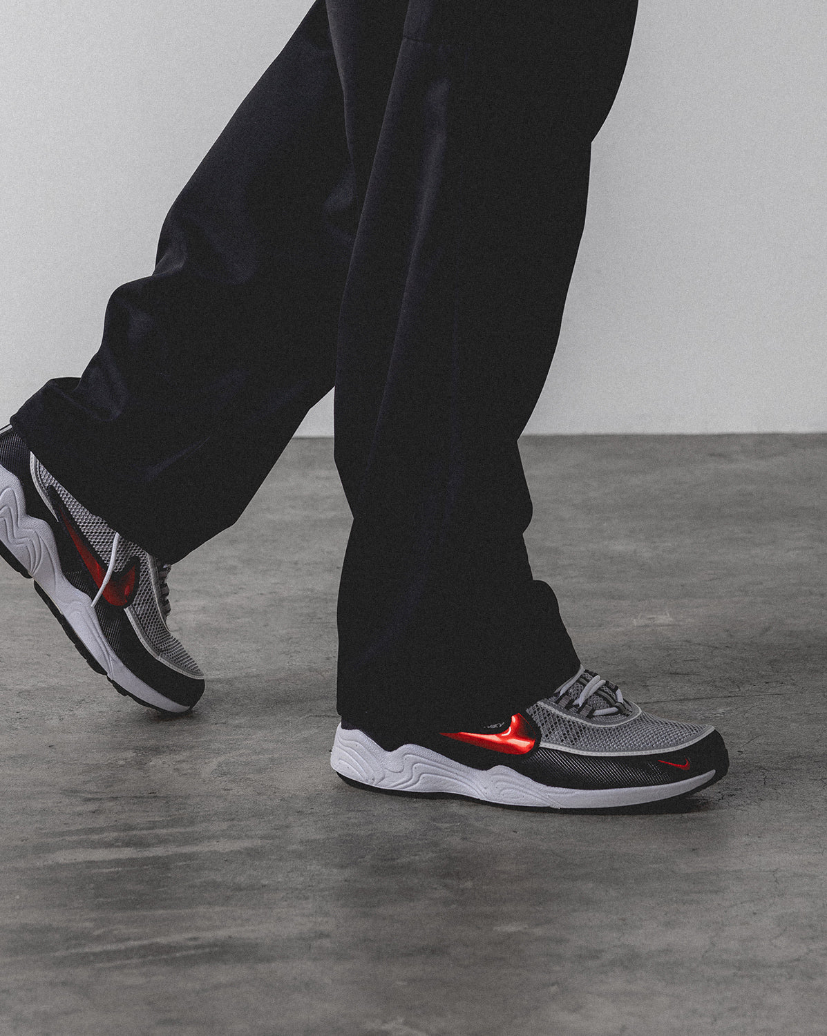 (Buy 1 pair and get 2 pairs free, get 3 pairs of shoes for the price of 1 pair)Nike Air Zoom Spiridon OG