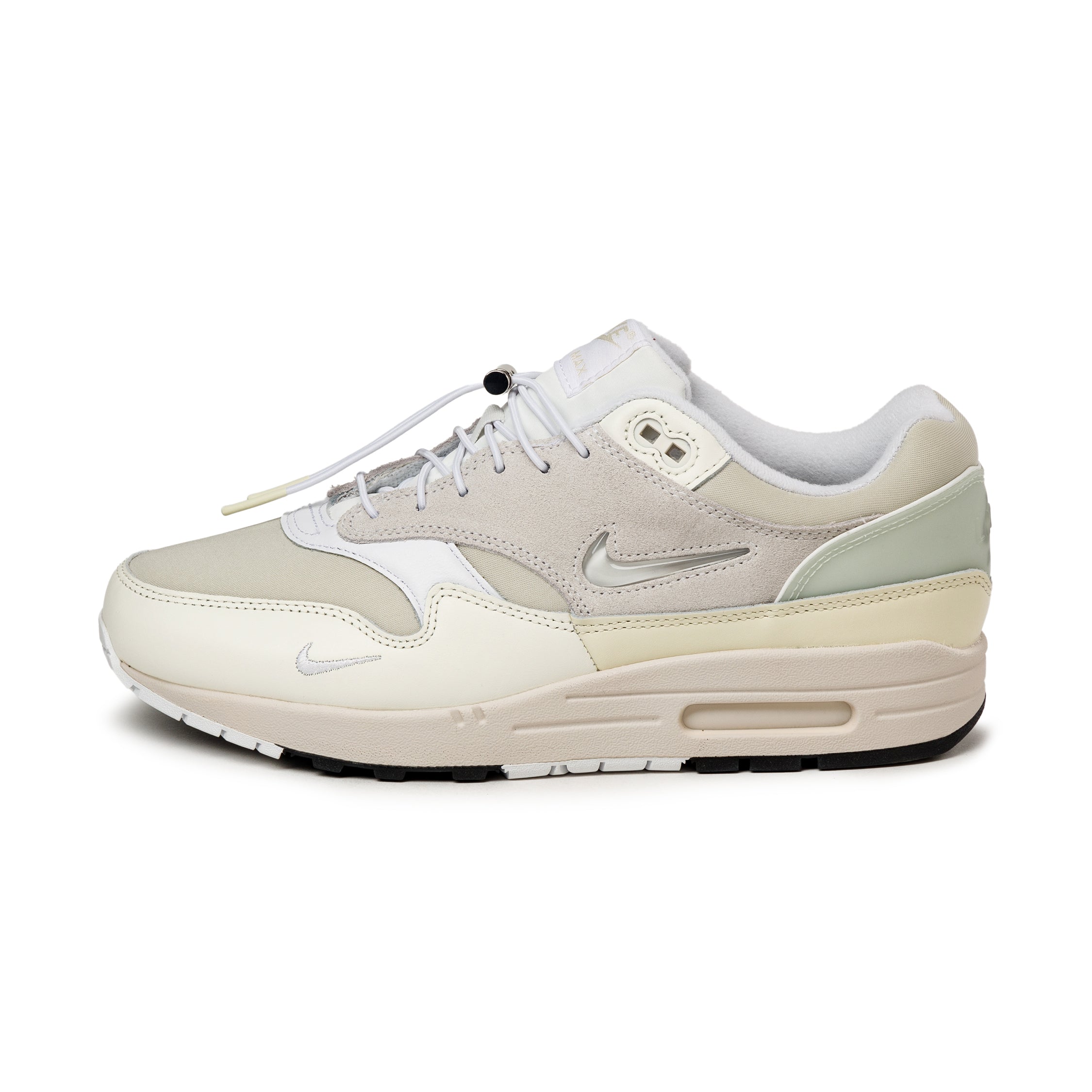 (Buy 1 pair and get 2 pairs free, get 3 pairs of shoes for the price of 1 pair)Nike Air Max 1 Premium *No Bubble*