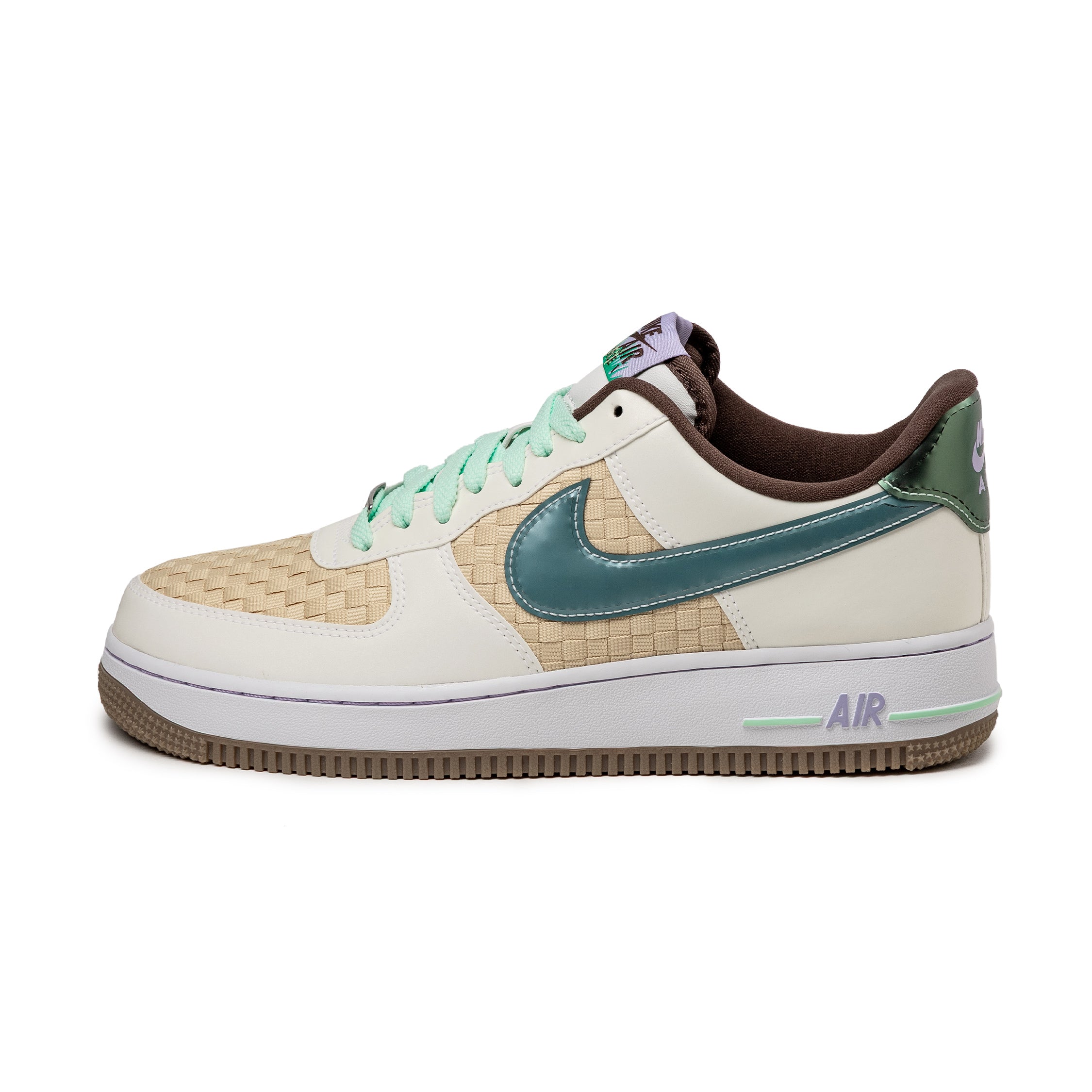 (Buy 1 pair and get 2 pairs free, get 3 pairs of shoes for the price of 1 pair)Nike Air Force 1 Retro QS *Easter*