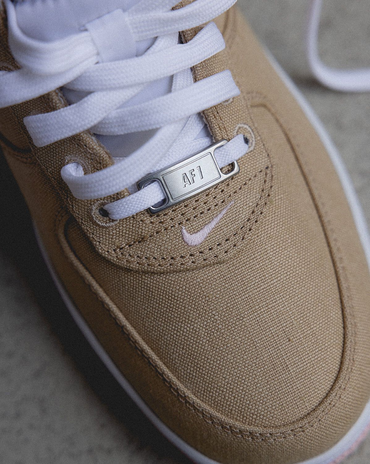 (Buy 1 pair and get 2 pairs free, get 3 pairs of shoes for the price of 1 pair)Nike Air Force 1 Low Retro *Linen*