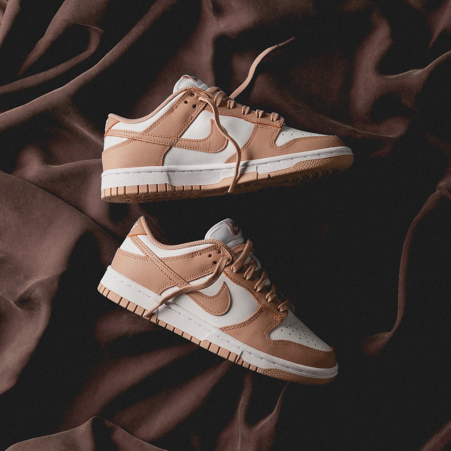 (Buy 1 pair and get 2 pairs free, get 3 pairs of shoes for the price of 1 pair)Nike Wmns Dunk Low *Rose Whisper*