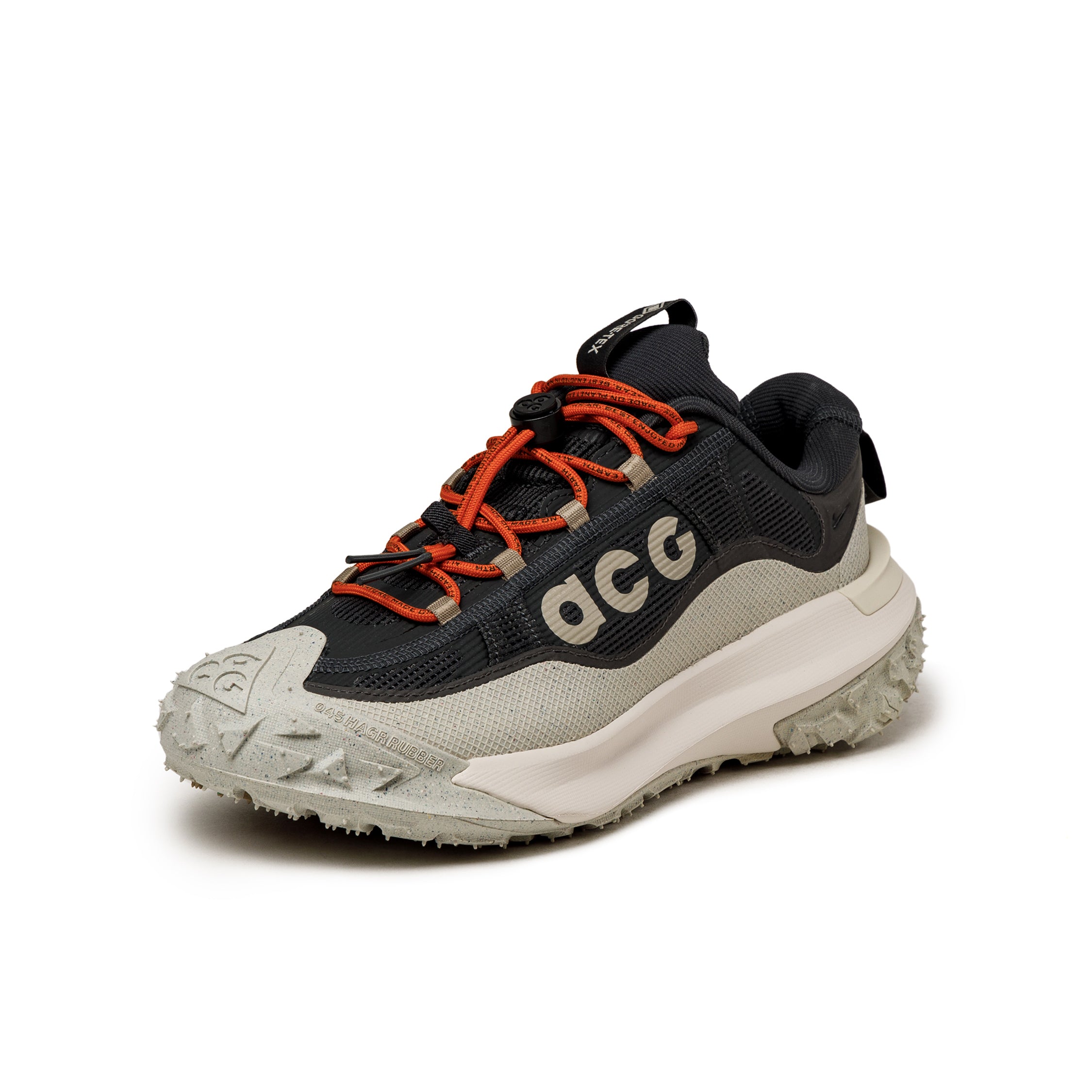 (Buy 1 pair and get 2 pairs free, get 3 pairs of shoes for the price of 1 pair)Nike ACG Mountain Fly 2 Low *GTX*
