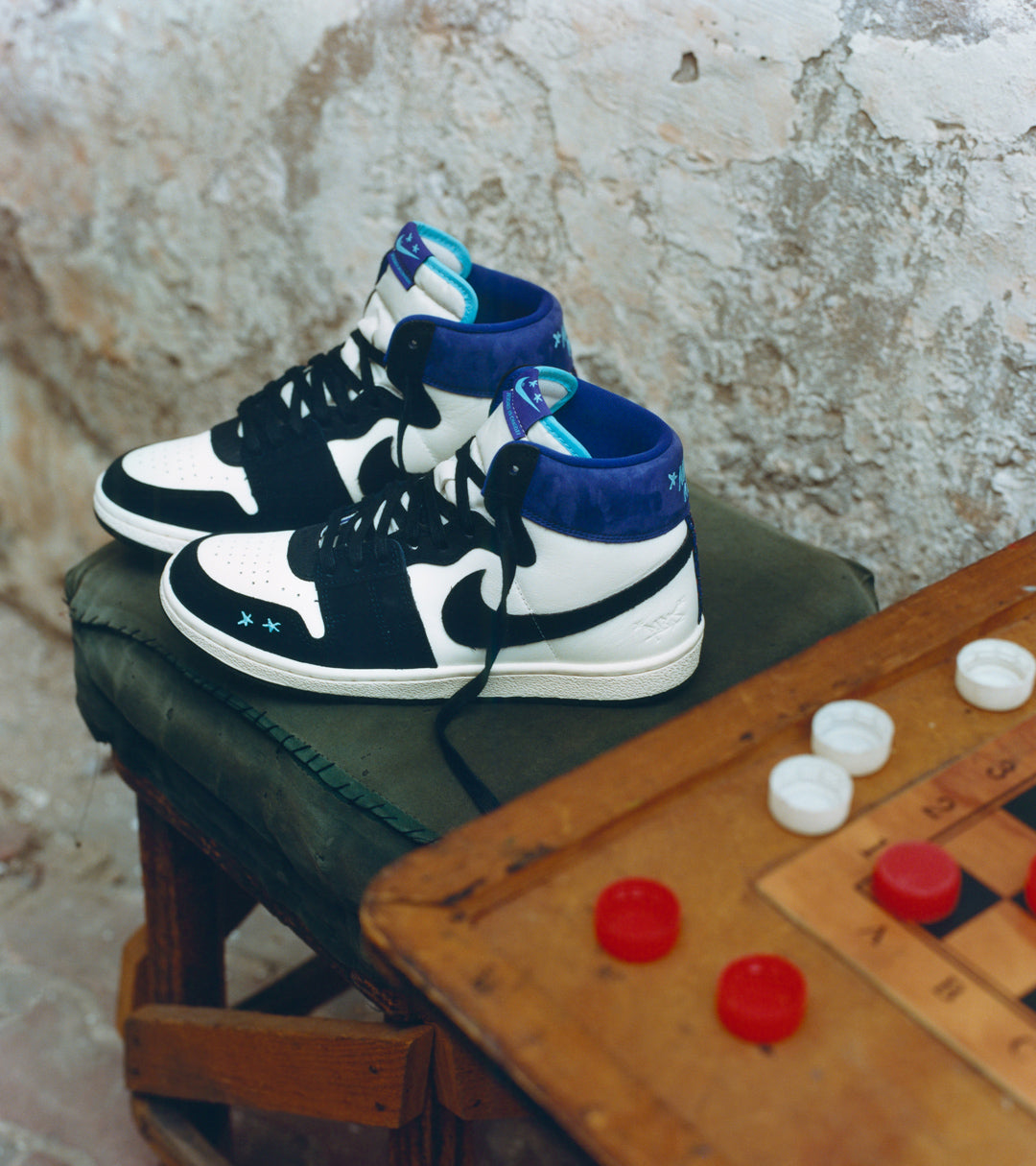(Buy 1 pair and get 2 pairs free, get 3 pairs of shoes for the price of 1 pair)Nike x Opium Paris Wmns Jordan Air Ship PE SP