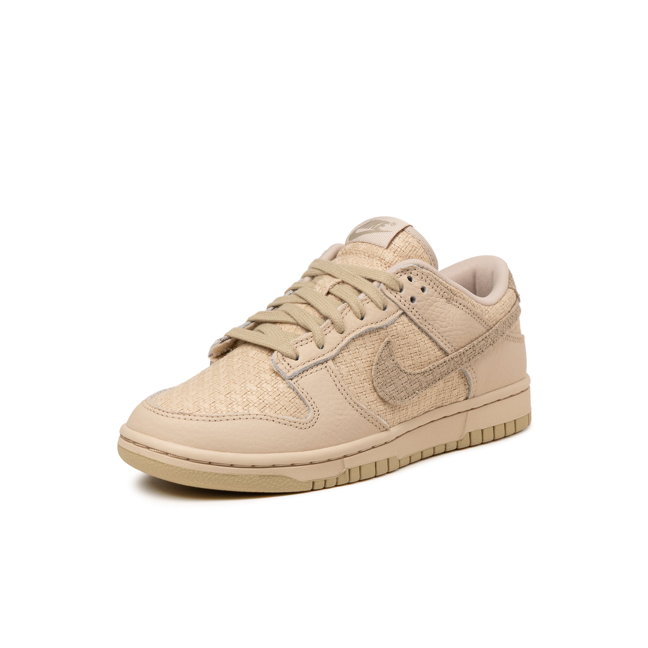 (Buy 1 pair and get 2 pairs free, get 3 pairs of shoes for the price of 1 pair)Nike Wmns Dunk Low
