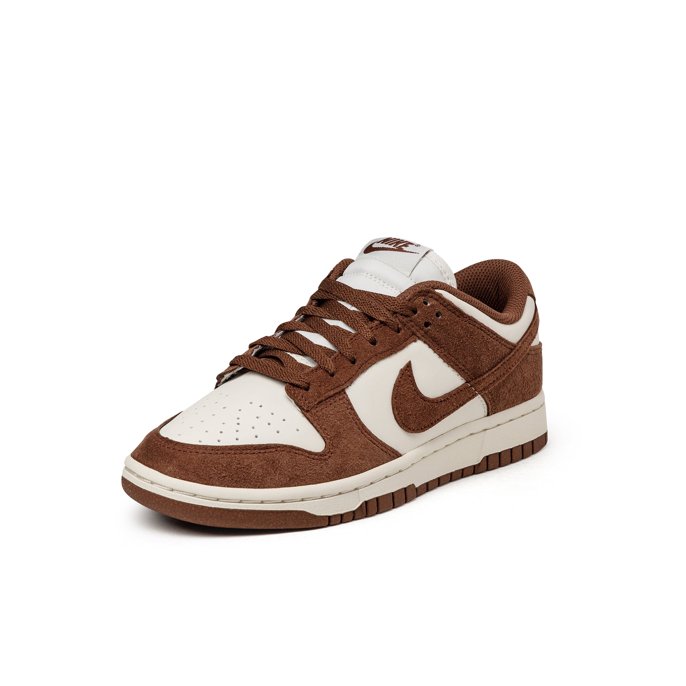 (Buy 1 pair and get 2 pairs free, get 3 pairs of shoes for the price of 1 pair)Nike Wmns Dunk Low Premium