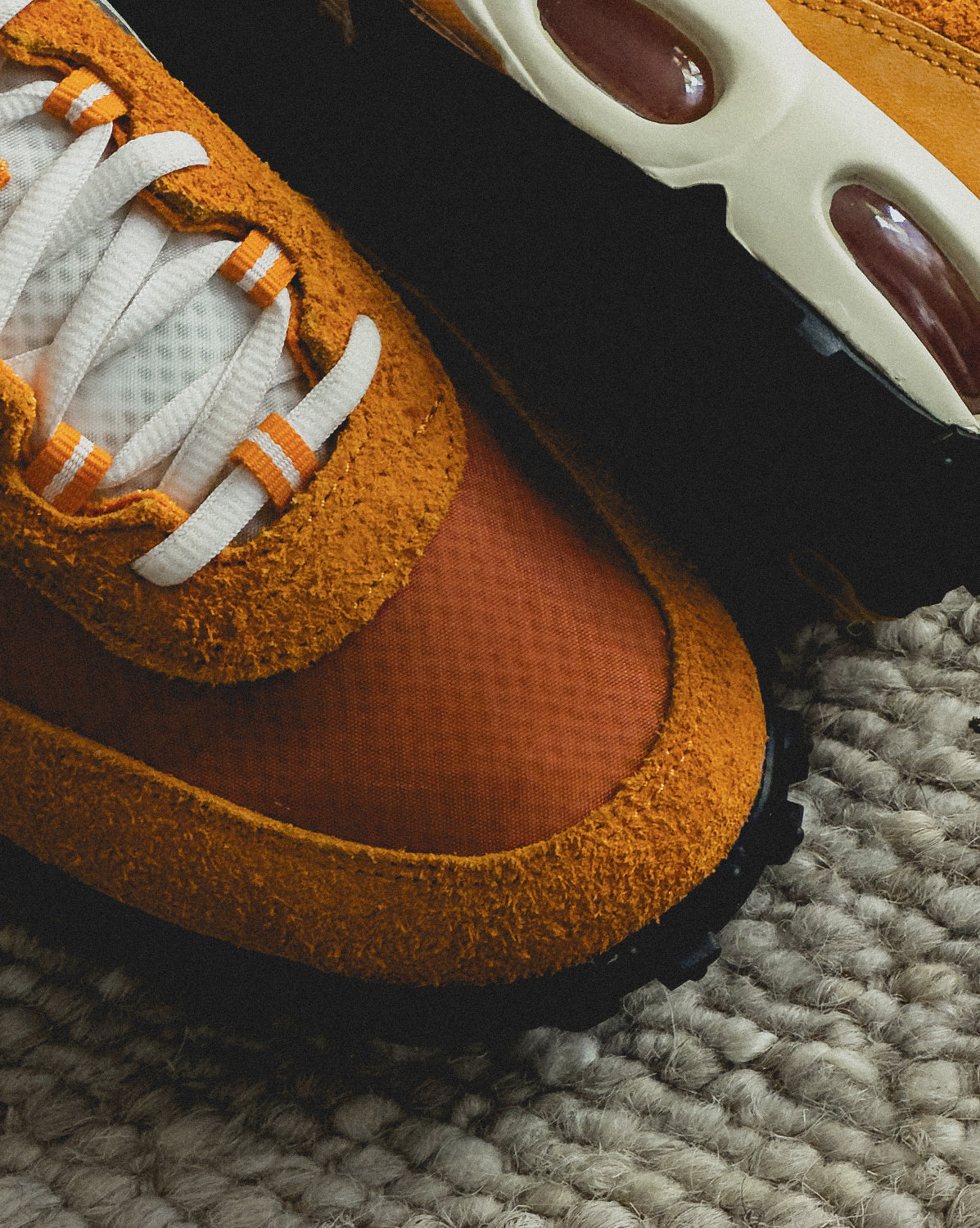 (Buy 1 pair and get 2 pairs free, get 3 pairs of shoes for the price of 1 pair)Nike Air Max Waffle SP