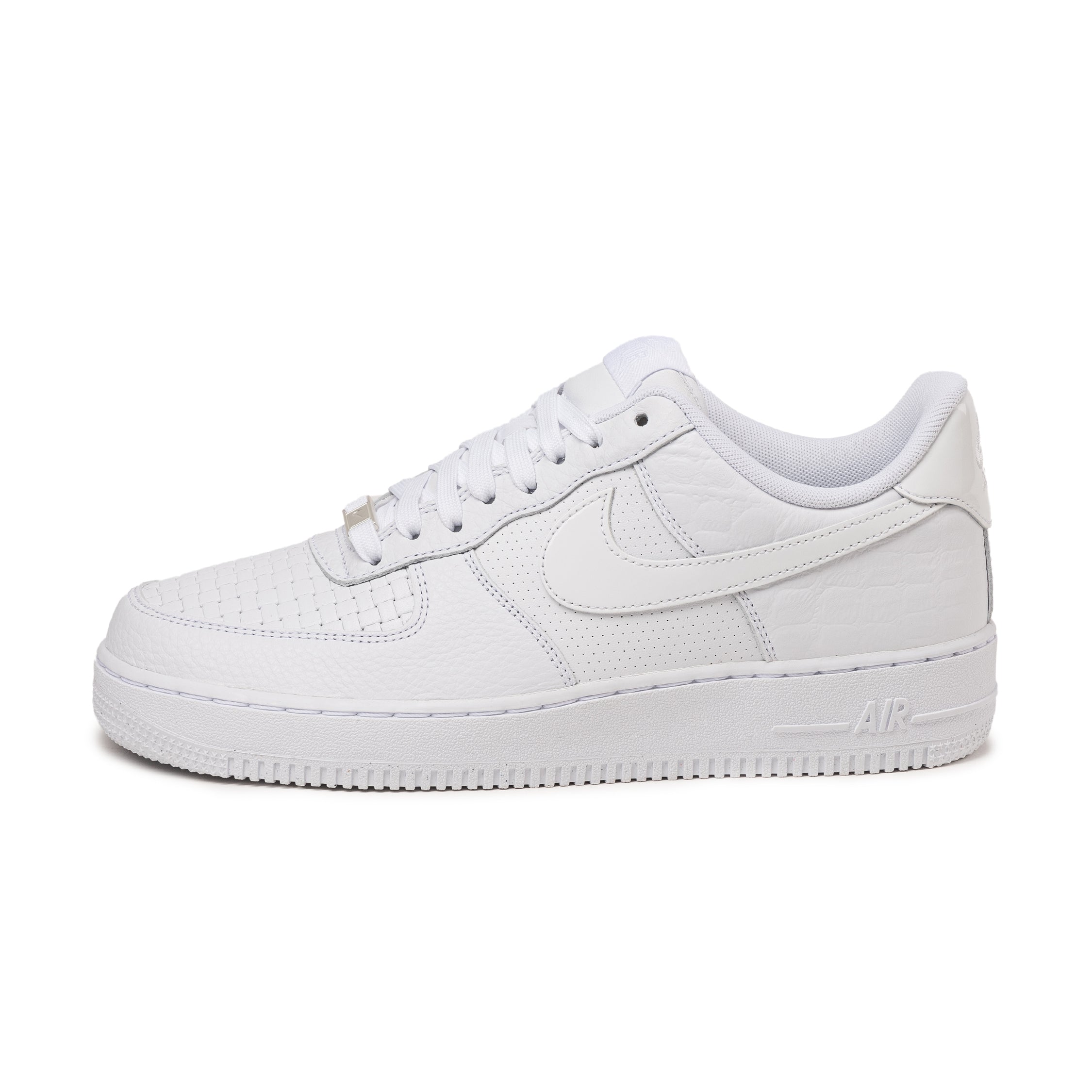 (Buy 1 pair and get 2 pairs free, get 3 pairs of shoes for the price of 1 pair)Nike Air Force 1 '07 LX