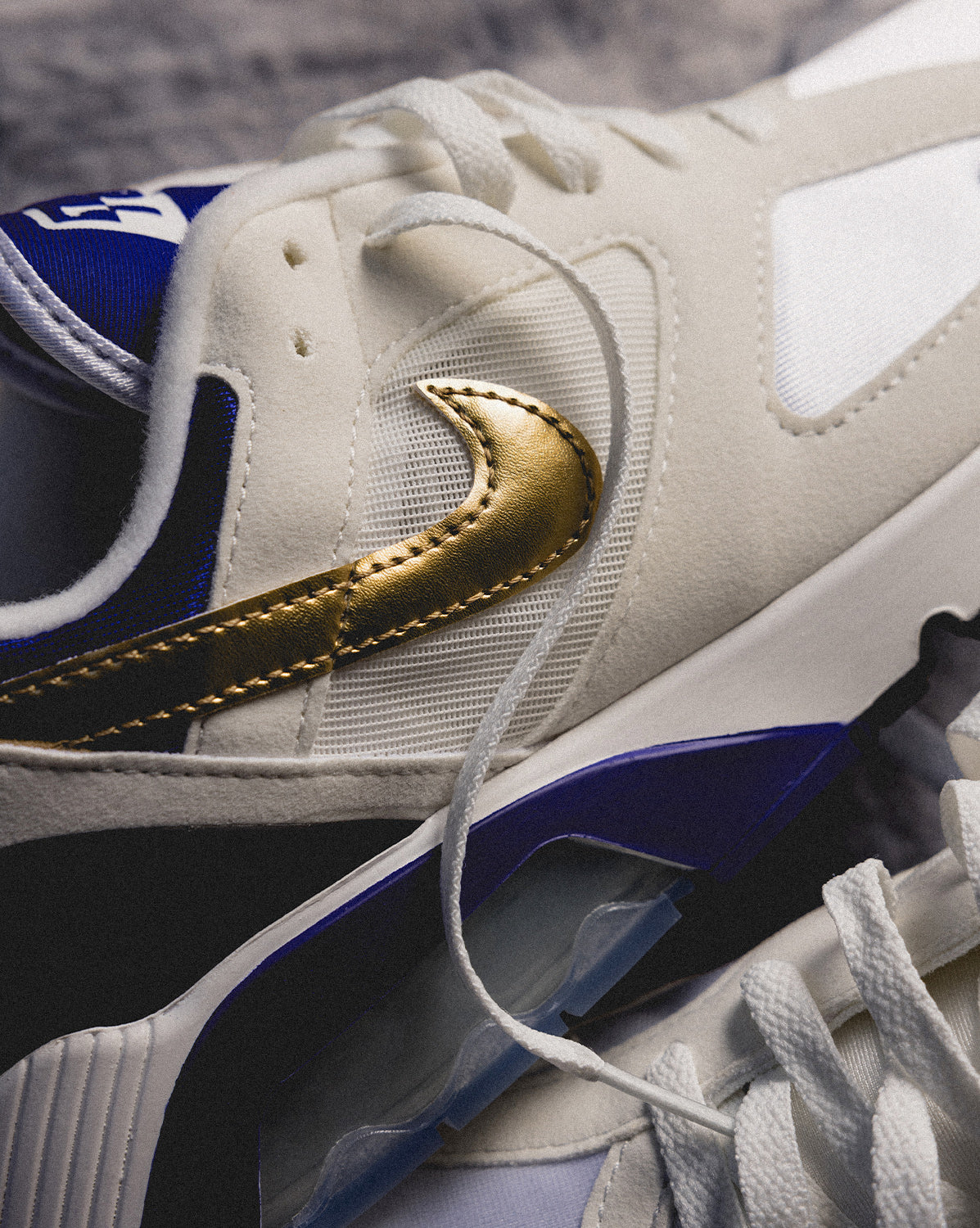 (Buy 1 pair and get 2 pairs free, get 3 pairs of shoes for the price of 1 pair)Nike Air 180 *Concord*
