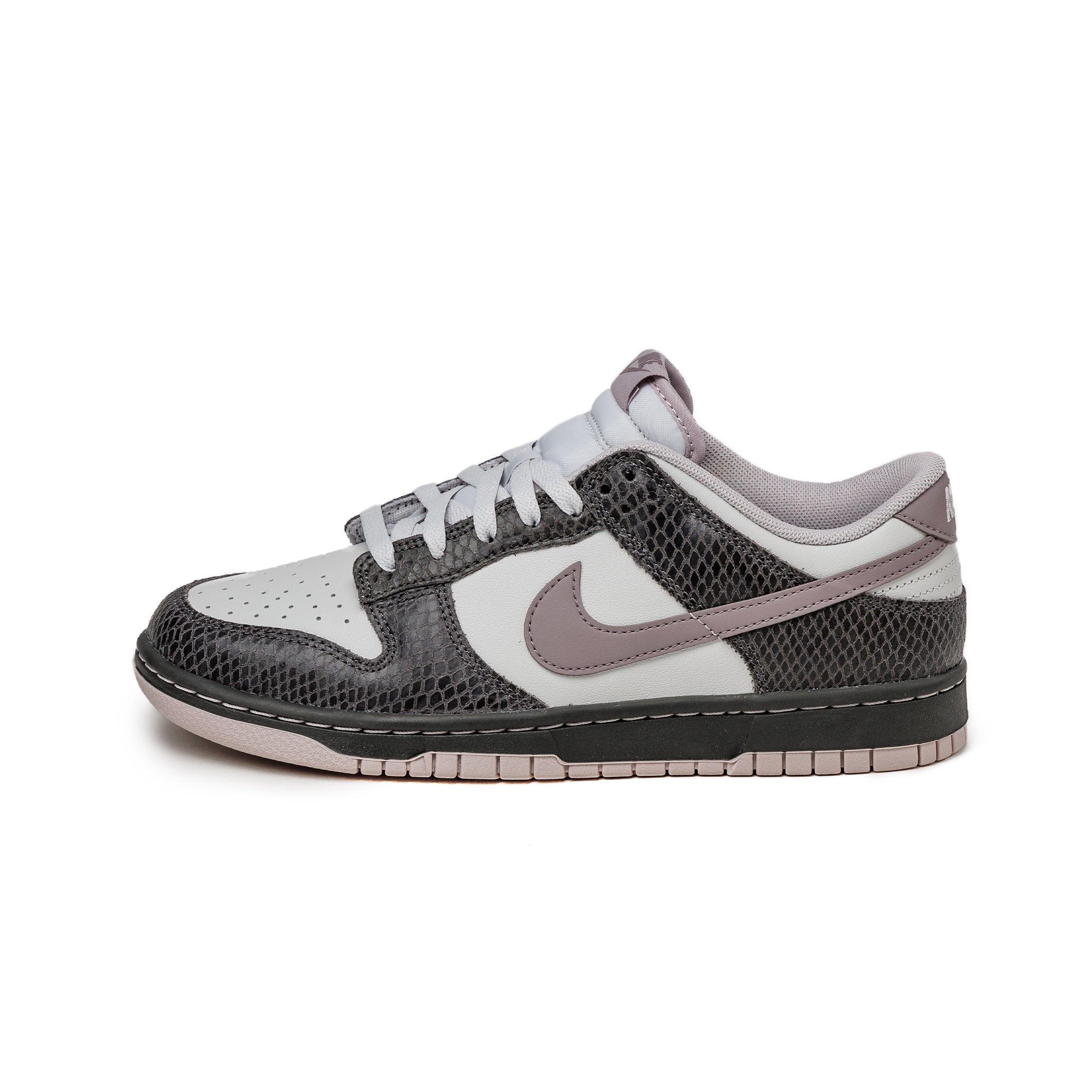 (Buy 1 pair and get 2 pairs free, get 3 pairs of shoes for the price of 1 pair)Nike Dunk Low Retro SE