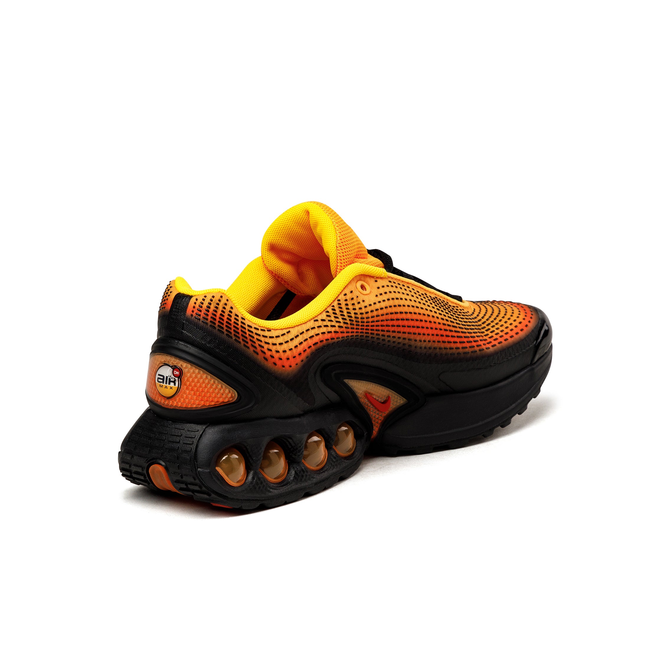 (Buy 1 pair and get 2 pairs free, get 3 pairs of shoes for the price of 1 pair)Nike Air Max DN SE