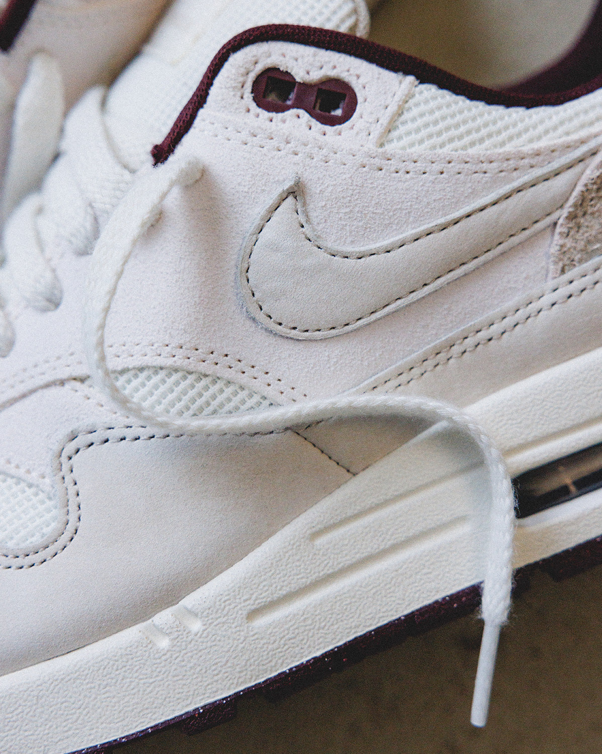 (Buy 1 pair and get 2 pairs free, get 3 pairs of shoes for the price of 1 pair)Nike Air Max 1 PRM *Burgundy Crush*