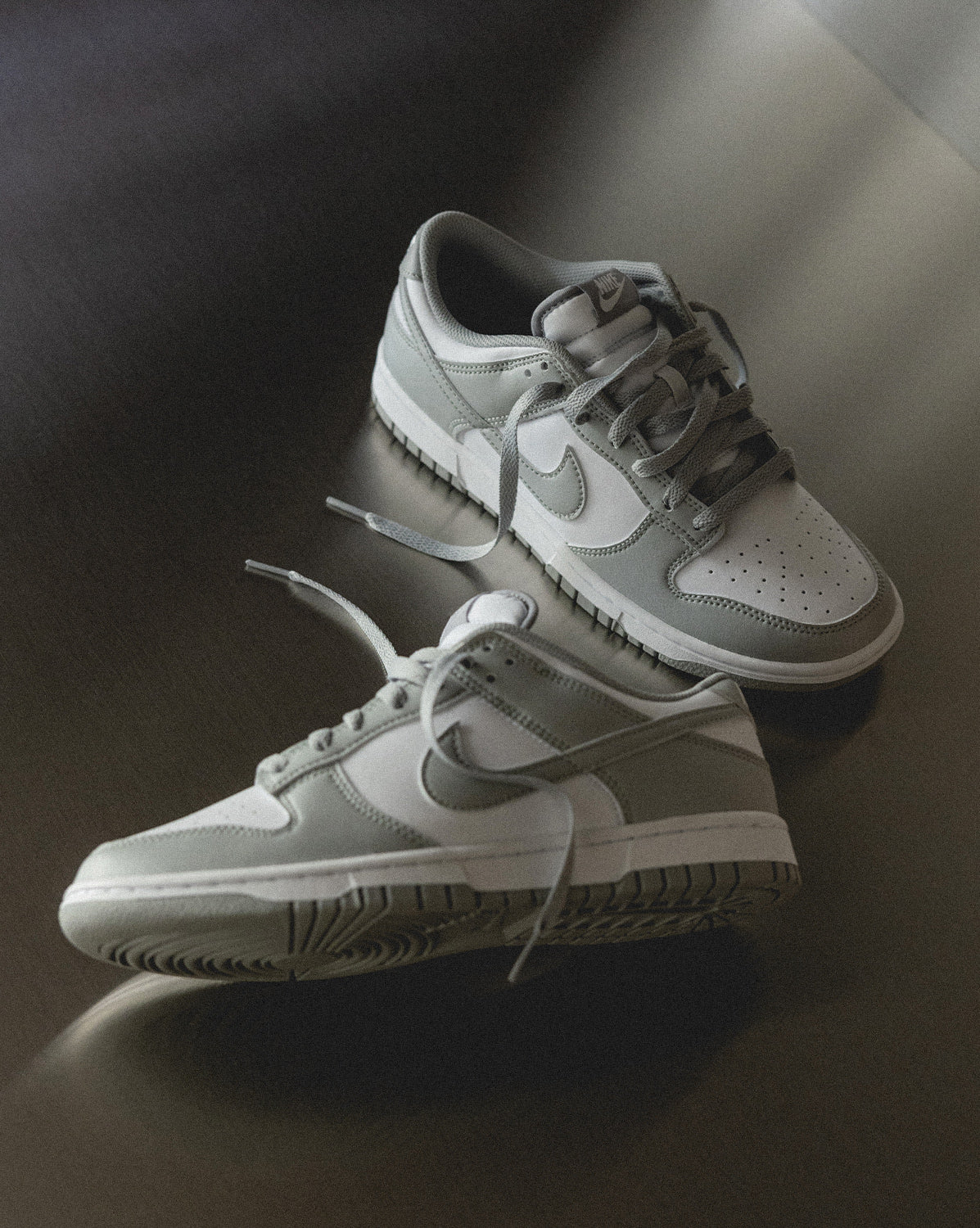 (Buy 1 pair and get 2 pairs free, get 3 pairs of shoes for the price of 1 pair)Nike Dunk Low Retro