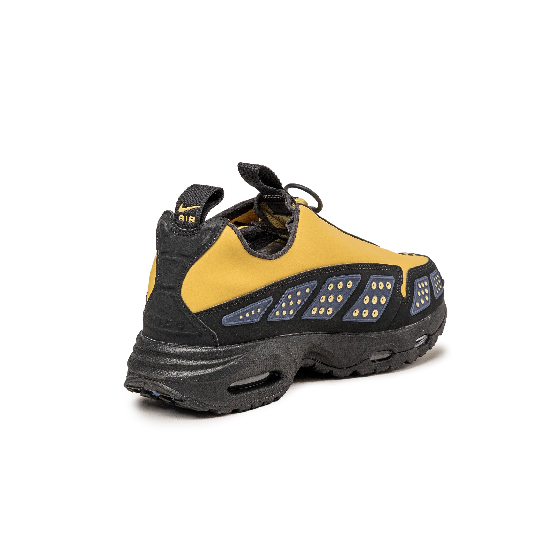 (Buy 1 pair and get 2 pairs free, get 3 pairs of shoes for the price of 1 pair)Nike Wmns Air Max SNDR