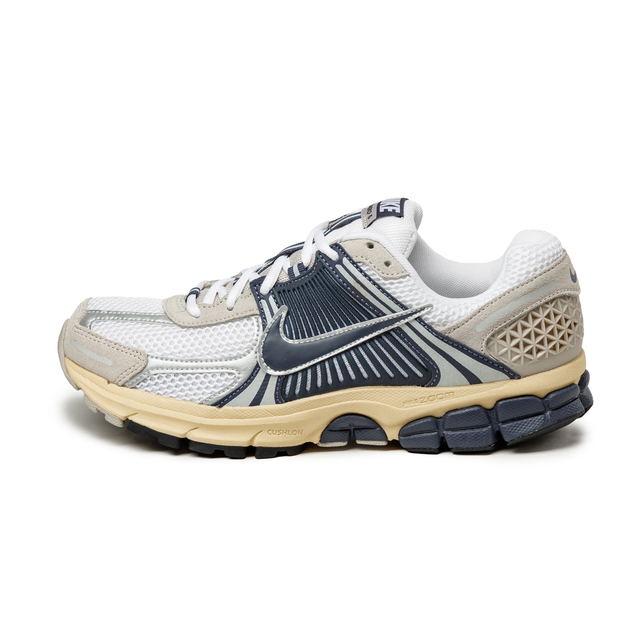 (Buy 1 pair and get 2 pairs free, get 3 pairs of shoes for the price of 1 pair)Nike Zoom Vomero 5 *Since 72*