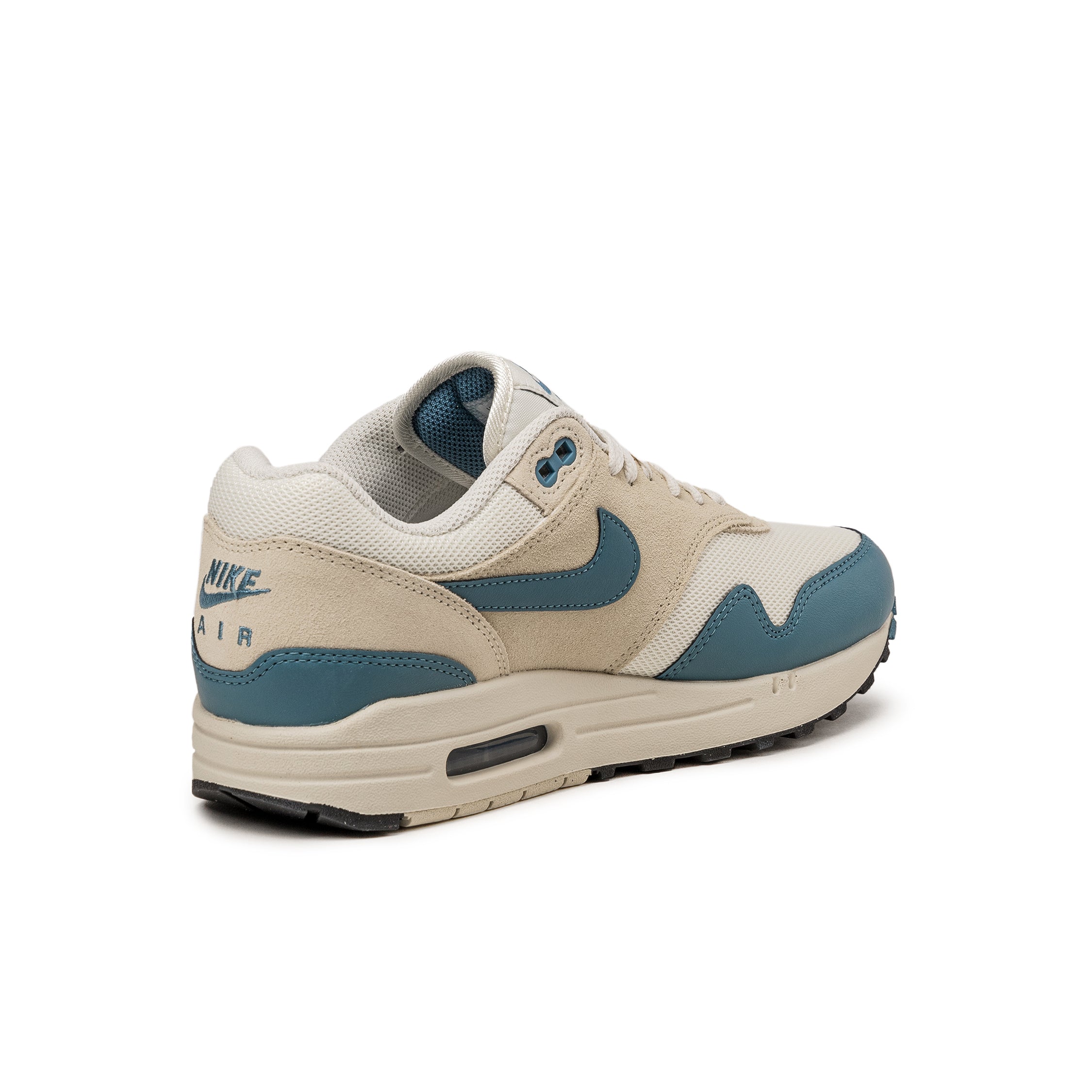 (Buy 1 pair and get 2 pairs free, get 3 pairs of shoes for the price of 1 pair)Nike Air Max 1 Essential
