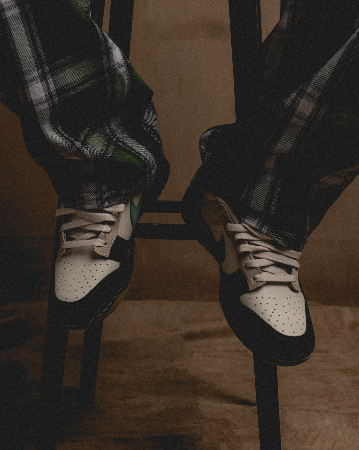 (Buy 1 pair and get 2 pairs free, get 3 pairs of shoes for the price of 1 pair)Nike Dunk Low QS *Bicoastal*